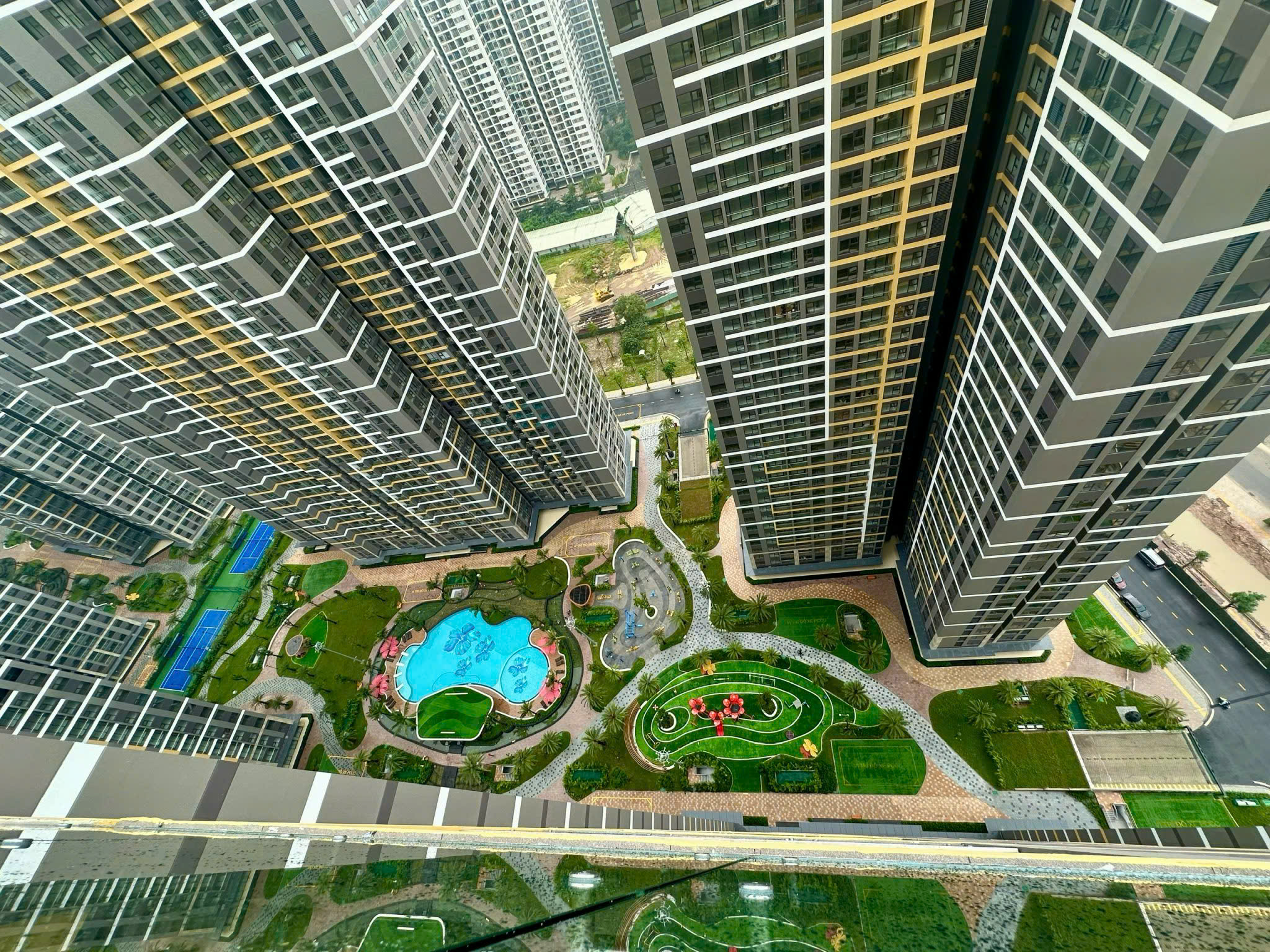 Bán Căn Hộ 2PN The Beverly Solari Vinhomes Grand Park Tầng Cao - View Trực Diện Hồ Bơi, Bếp Rèm Cao Cấp - ảnh 5