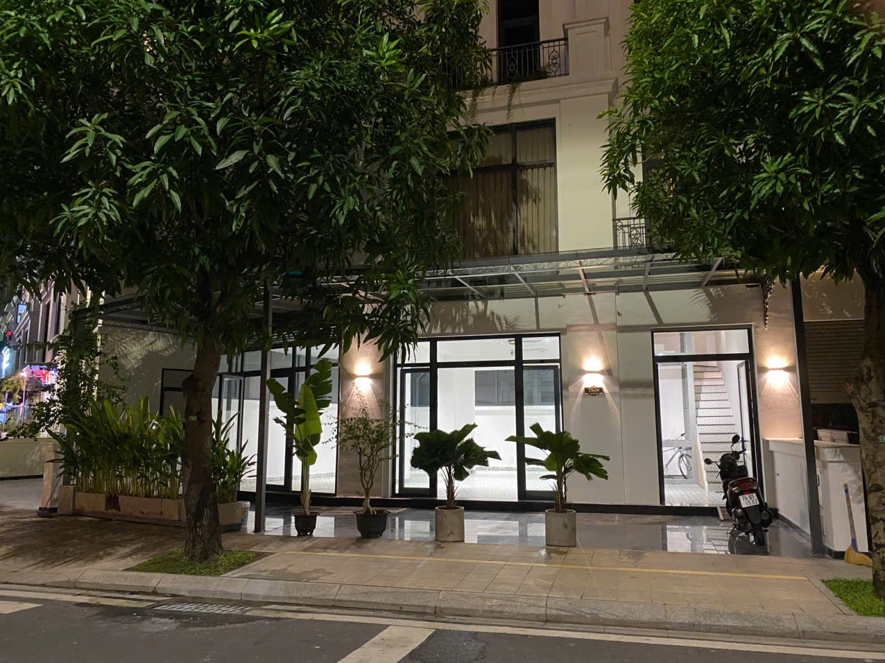 CHO THUÊ NHÀ PHỐ THE MANHATTAN – VINHOMES GRAND PARK FULL NỘI THẤT – VỪA Ở VỪA KINH DOANH – GIÁ TỐT 40 TRIỆU/THÁNG