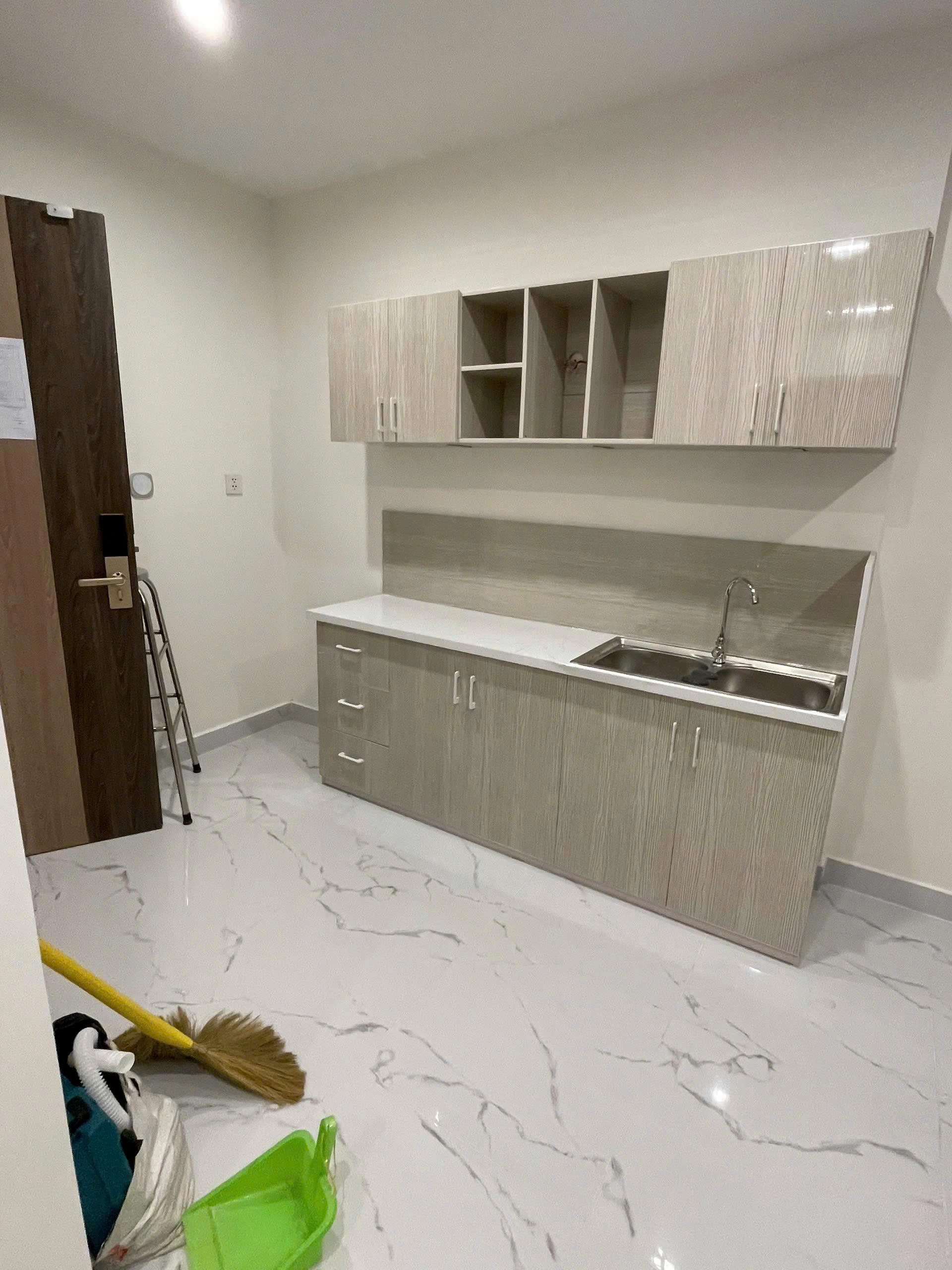 Bán Căn Hộ 2PN The Beverly Solari - View Trực Diện Hồ Bơi Resort, Có Bếp Rèm Cao Cấp, Giá 4 Tỷ