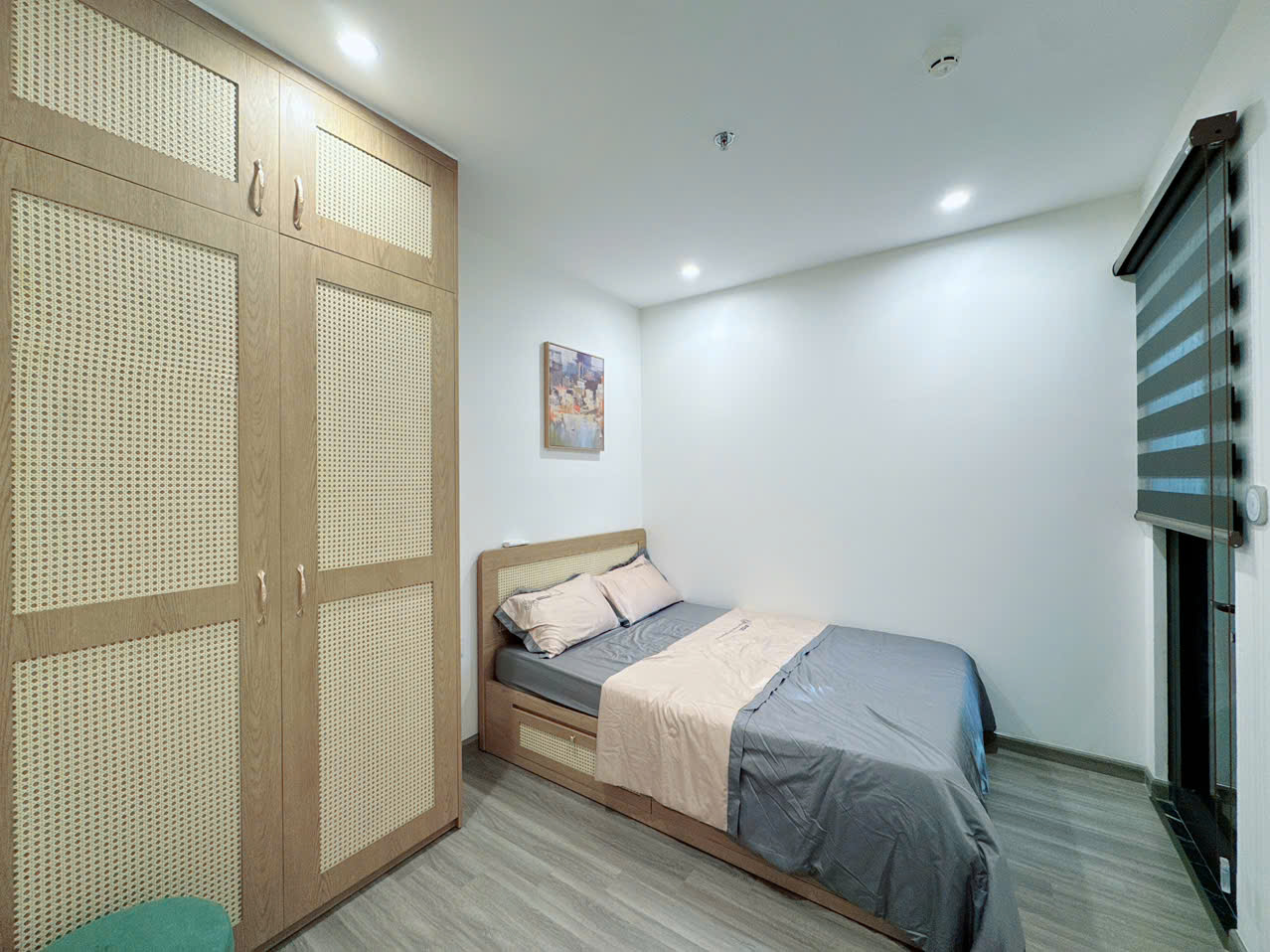 Bán Căn Hộ 2PN The Beverly Solari Vinhomes Grand Park - View Trực Diện Hồ Bơi, Full Nội Thất Luxury - Giá Tốt