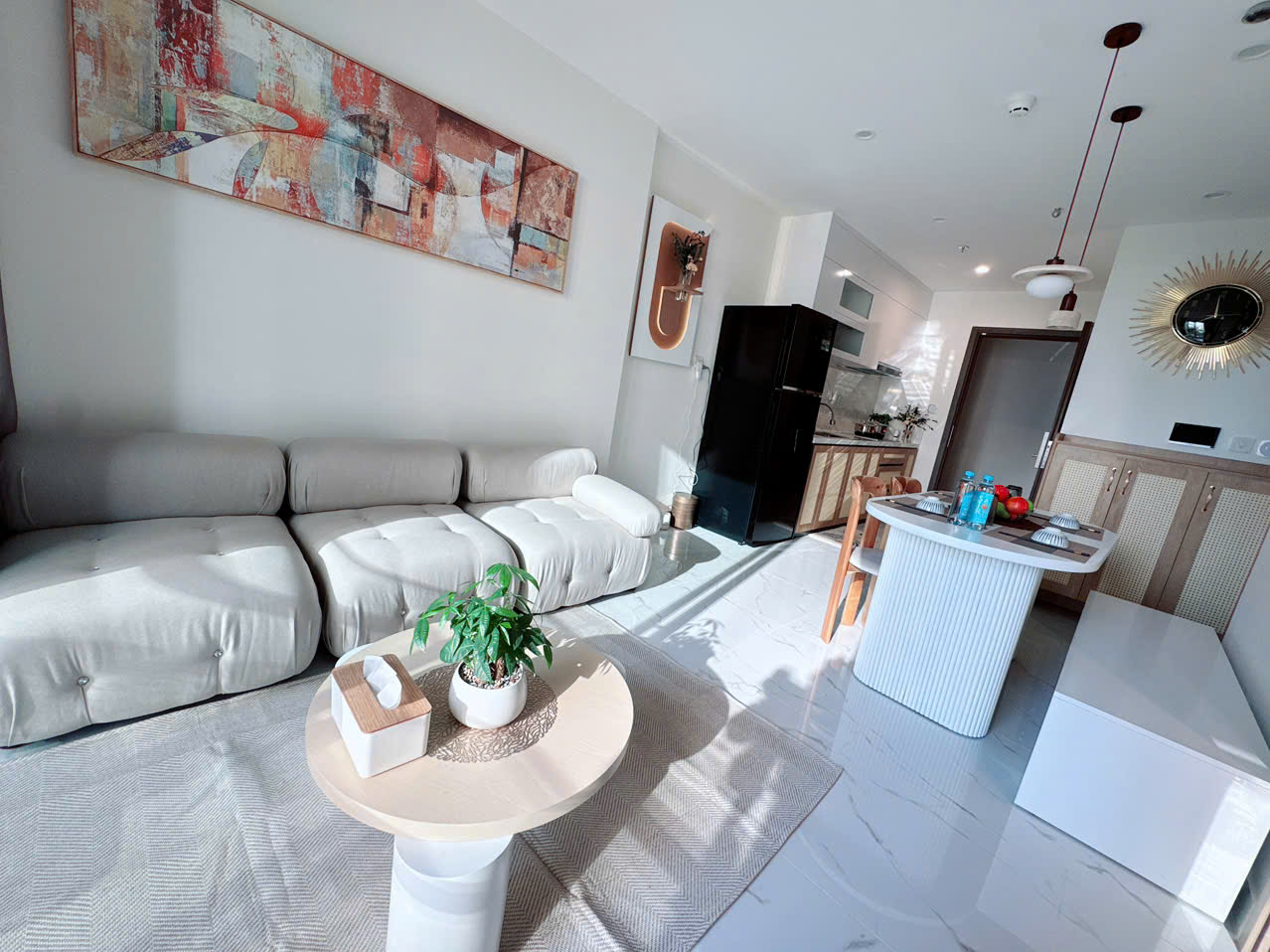 Bán Căn Hộ 2PN The Beverly Solari Vinhomes Grand Park - View Trực Diện Hồ Bơi, Full Nội Thất Luxury - Giá Tốt