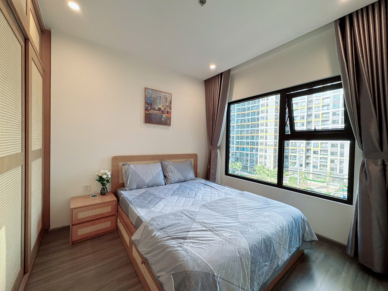 Bán Căn Hộ 2PN The Beverly Solari Vinhomes Grand Park - View Trực Diện Hồ Bơi, Full Nội Thất Luxury - Giá Tốt