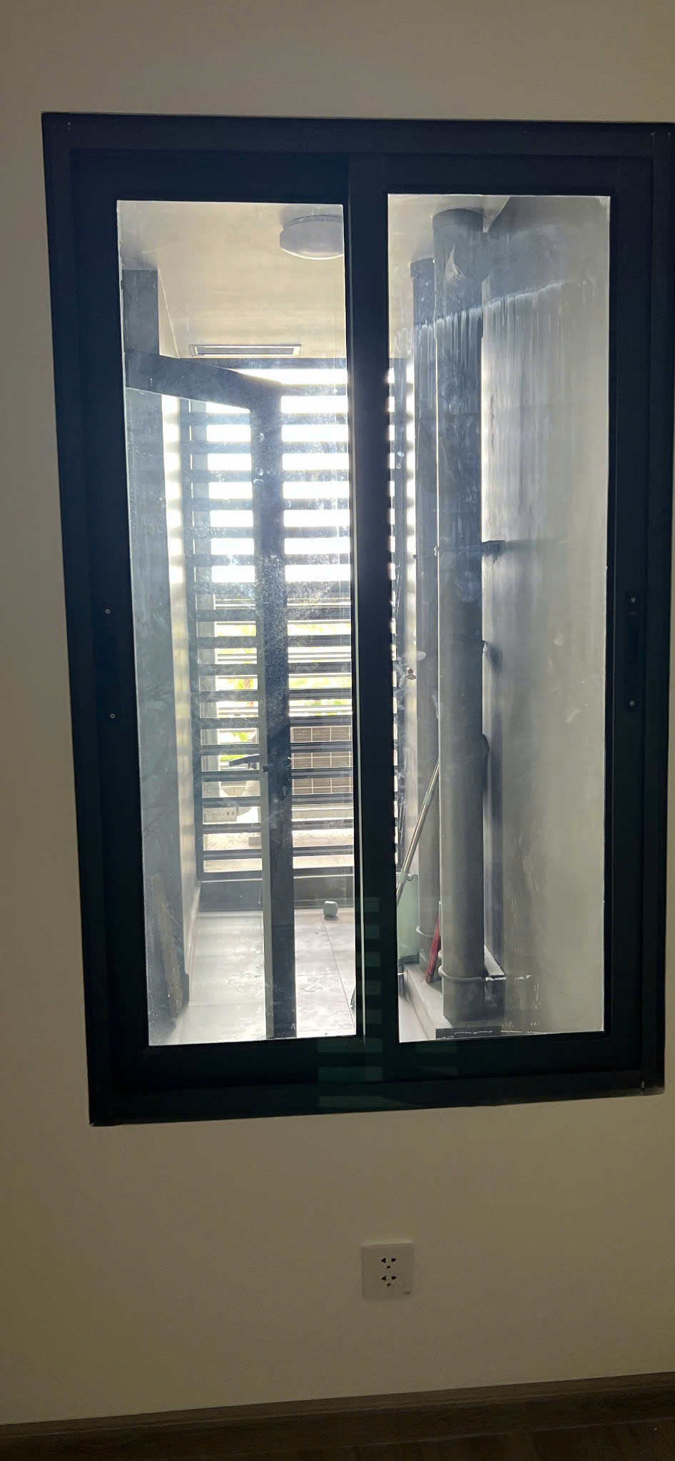 BÁN CĂN HỘ VINHOMES GRAND PARK – THE BEVERLY SOLARI 1PN | VIEW NỘI KHU | NỘI THẤT BẾP & RÈM – GIÁ TỐT