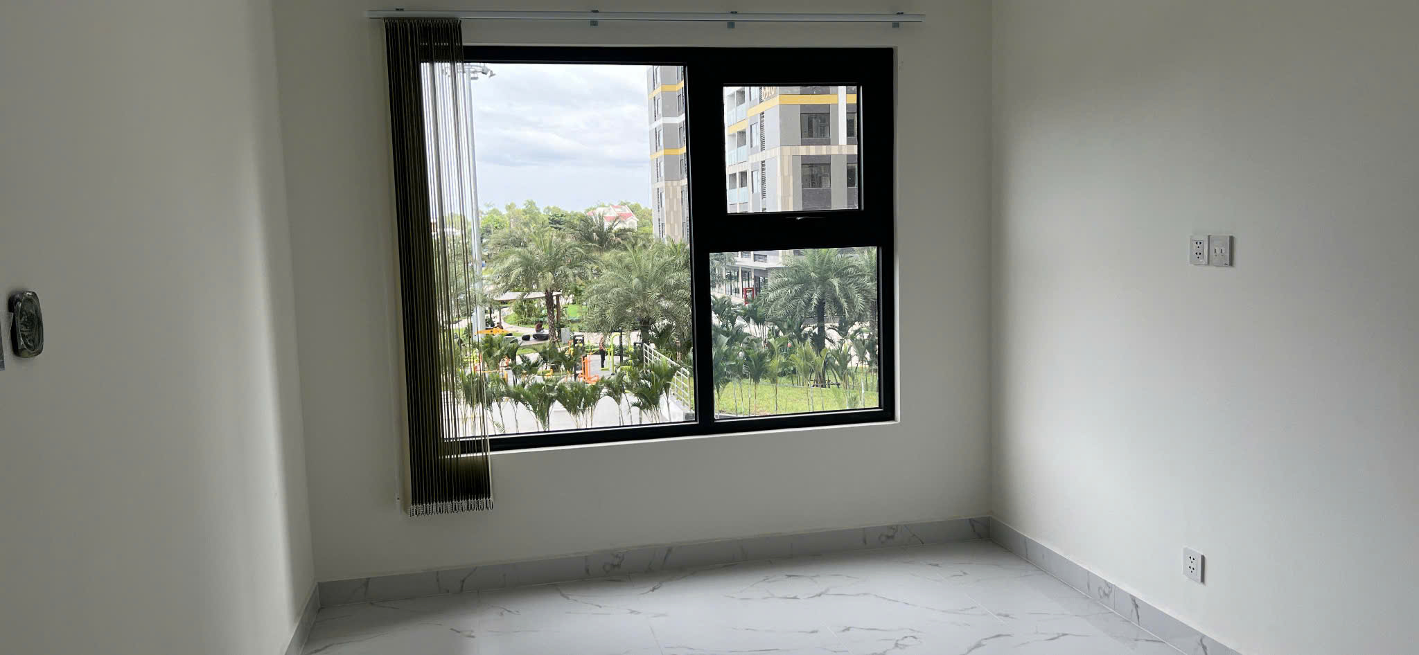 BÁN CĂN HỘ VINHOMES GRAND PARK – THE BEVERLY SOLARI 1PN | VIEW NỘI KHU | NỘI THẤT BẾP & RÈM – GIÁ TỐT