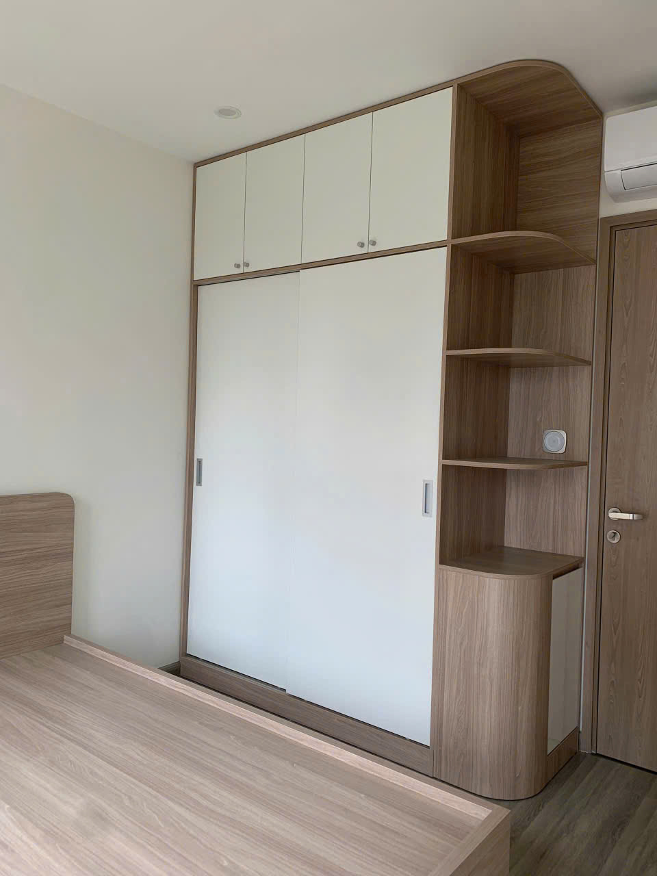 Bán Căn Hộ 3PN The Beverly Solari Vinhomes Grand Park - Full Nội Thất Gỗ Cao Cấp, Giá Tốt