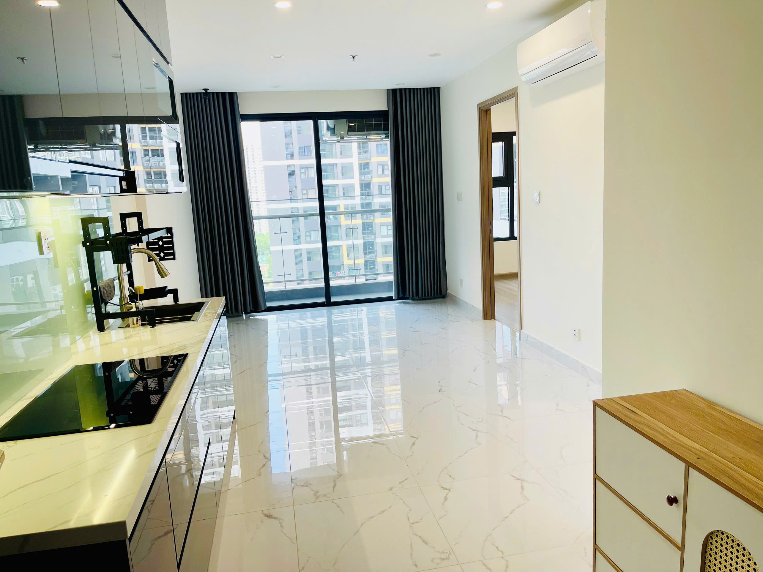 BÁN CĂN HỘ 2PN2WC THE BEVERLY SOLARI VINHOMES GRAND PARK – VIEW NỘI KHU, SẴN BẾP & RÈM - ảnh 2