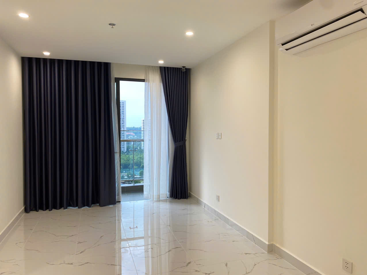 BÁN CĂN HỘ GLORY HEIGHTS – VINHOMES GRAND PARK 1PN+ | Full bếp & rèm cao cấp | View nội khu thoáng mát | Giá tốt