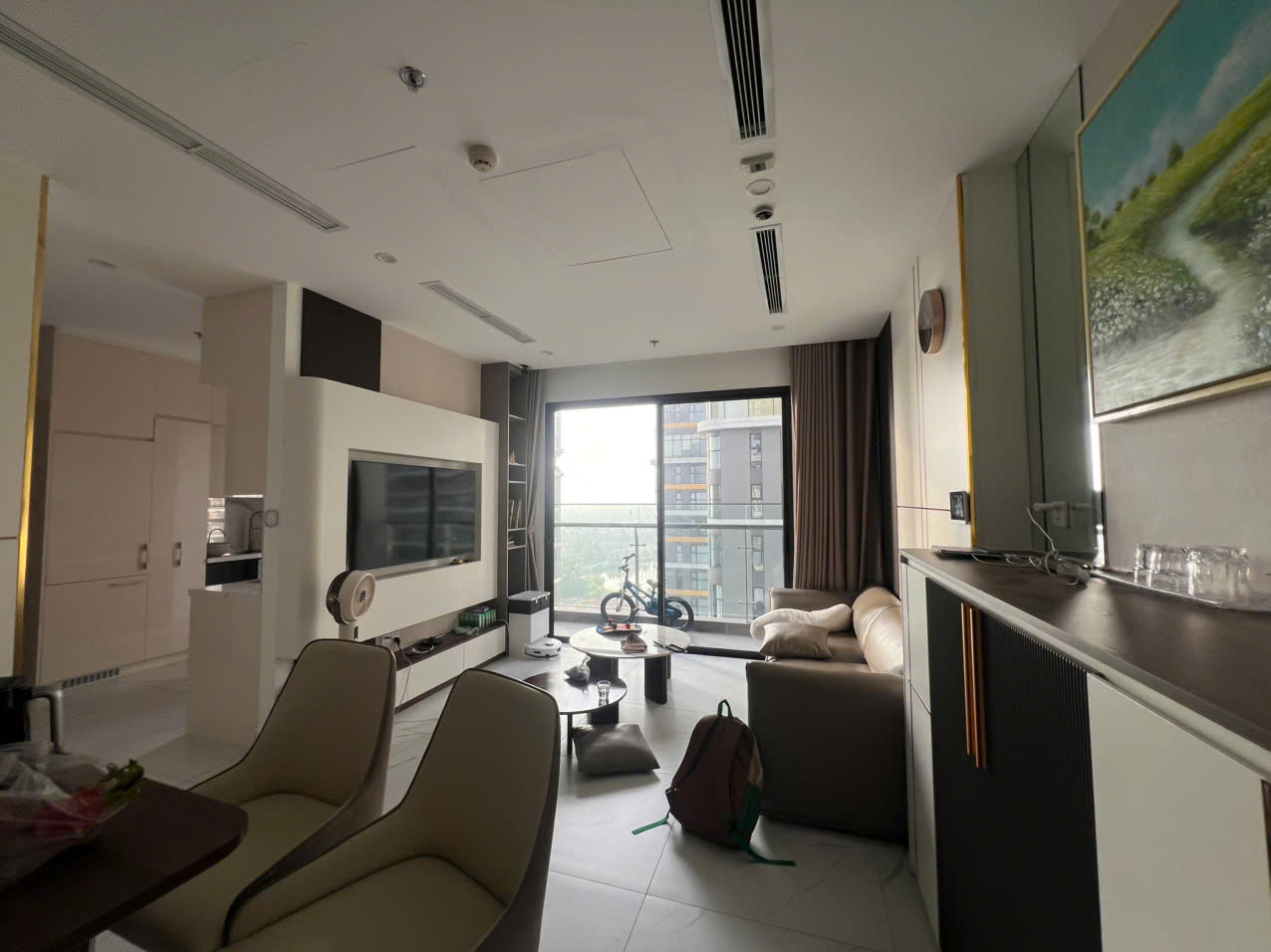 BÁN CĂN HỘ 2PN THE BEVERLY VINHOMES GRAND PARK Full nội thất cao cấp – View hồ bơi nội khu – Không gian sống chuẩn resort