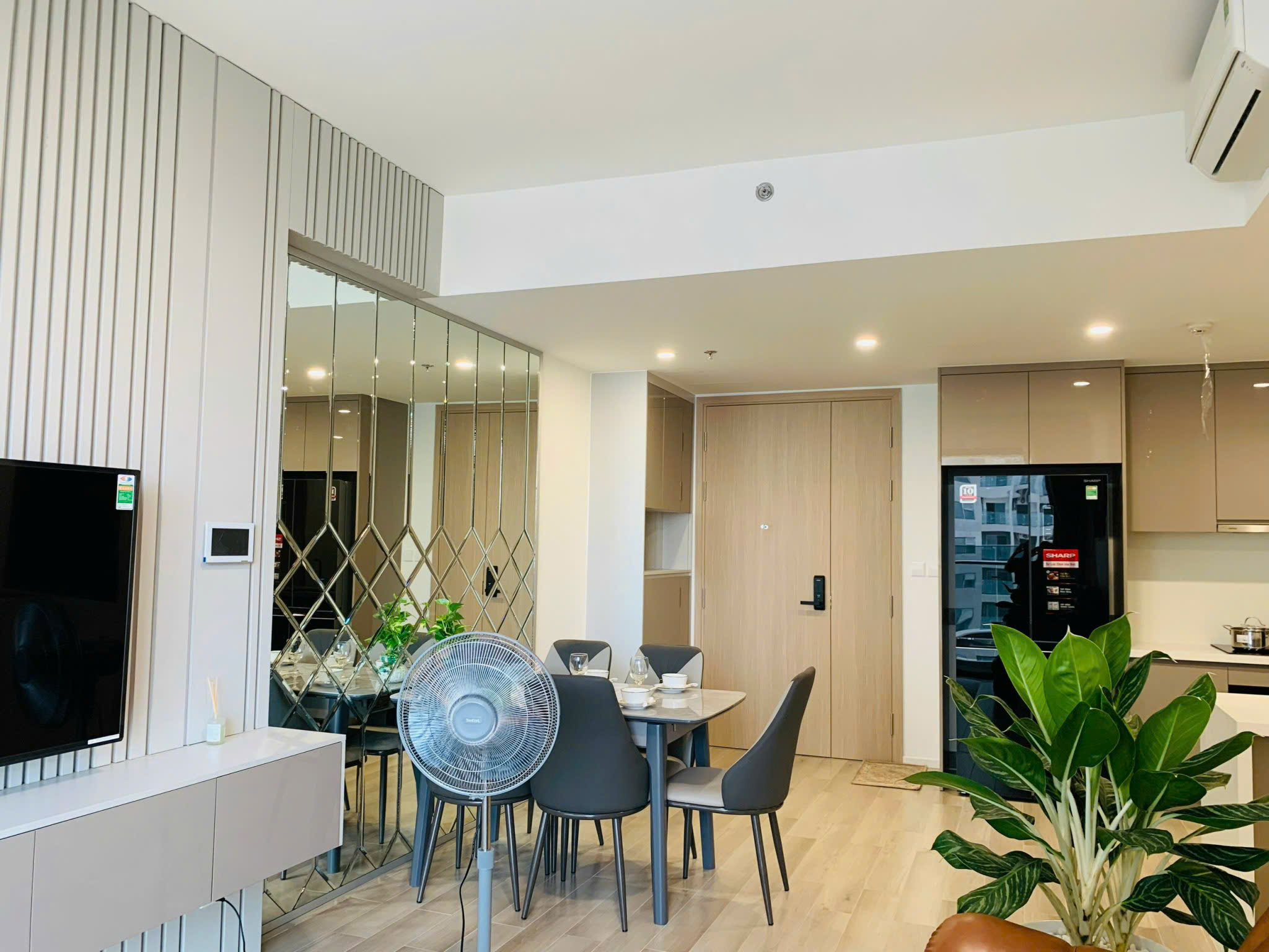 BÁN & CHO THUÊ CĂN HỘ MASTERI CENTRE POINT VINHOMES GRAND PARK – FULL NỘI THẤT CAO CẤP – 2PN, VIEW NỘI KHU - ảnh 3