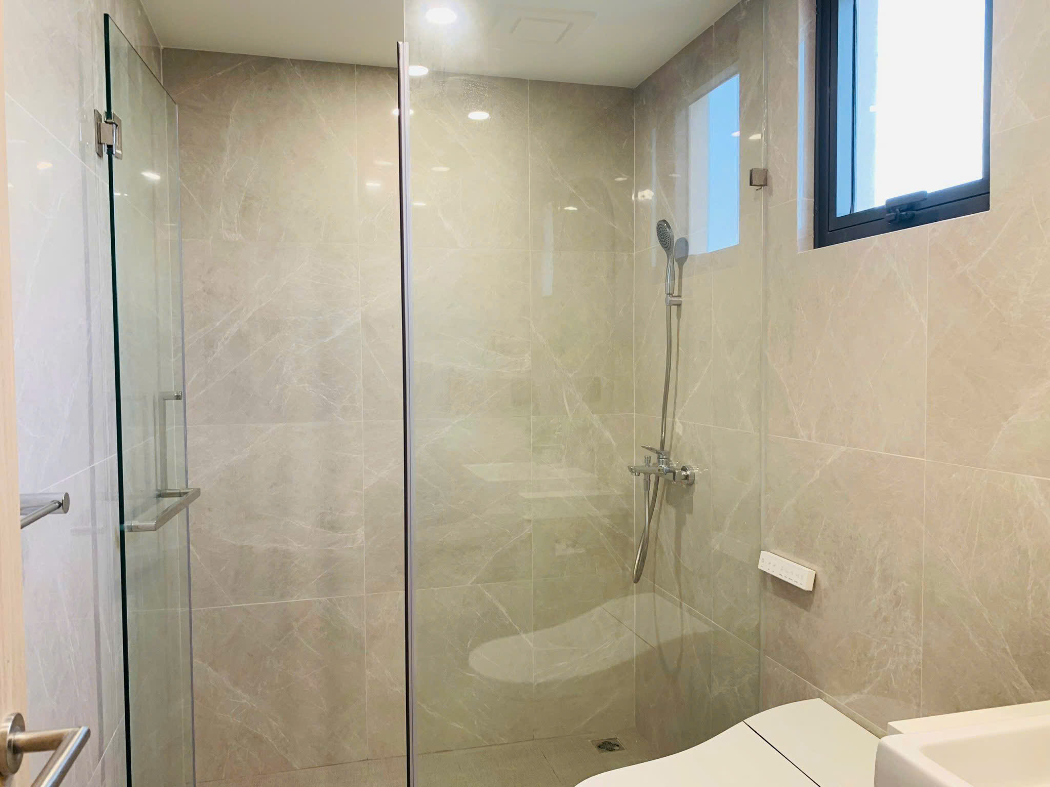 BÁN & CHO THUÊ CĂN HỘ MASTERI CENTRE POINT VINHOMES GRAND PARK – FULL NỘI THẤT CAO CẤP – 2PN, VIEW NỘI KHU - ảnh 9