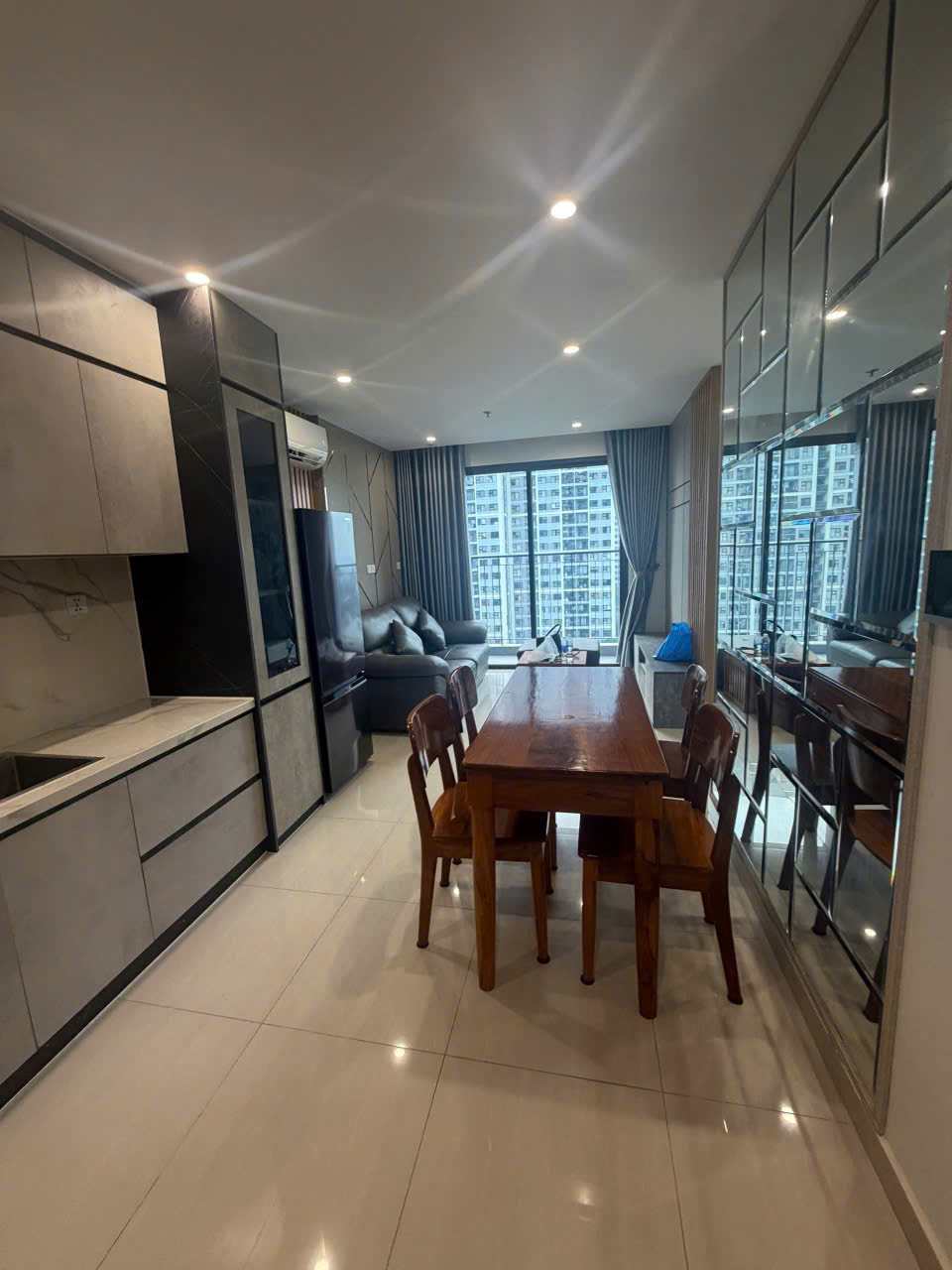 Cho Thuê Căn Hộ 2PN+ The Rainbow Vinhomes Grand Park - Full Nội Thất Gỗ Cao Cấp