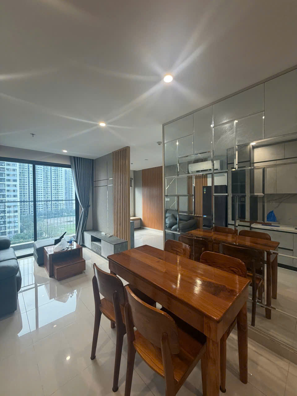 Cho Thuê Căn Hộ 2PN+ The Rainbow Vinhomes Grand Park - Full Nội Thất Gỗ Cao Cấp