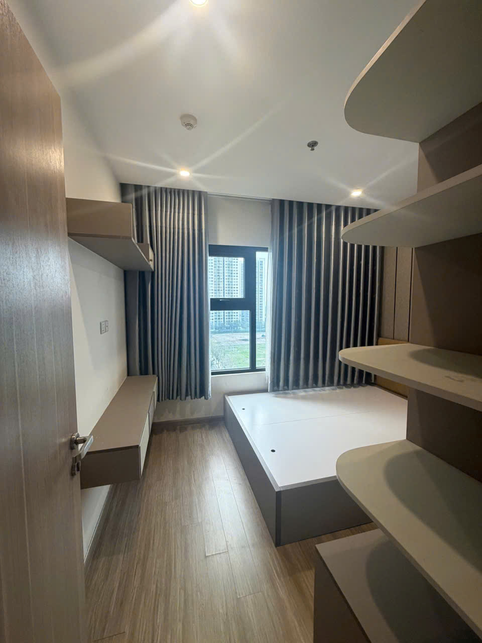 Cho Thuê Căn Hộ 2PN+ The Rainbow Vinhomes Grand Park - Full Nội Thất Gỗ Cao Cấp - ảnh 7