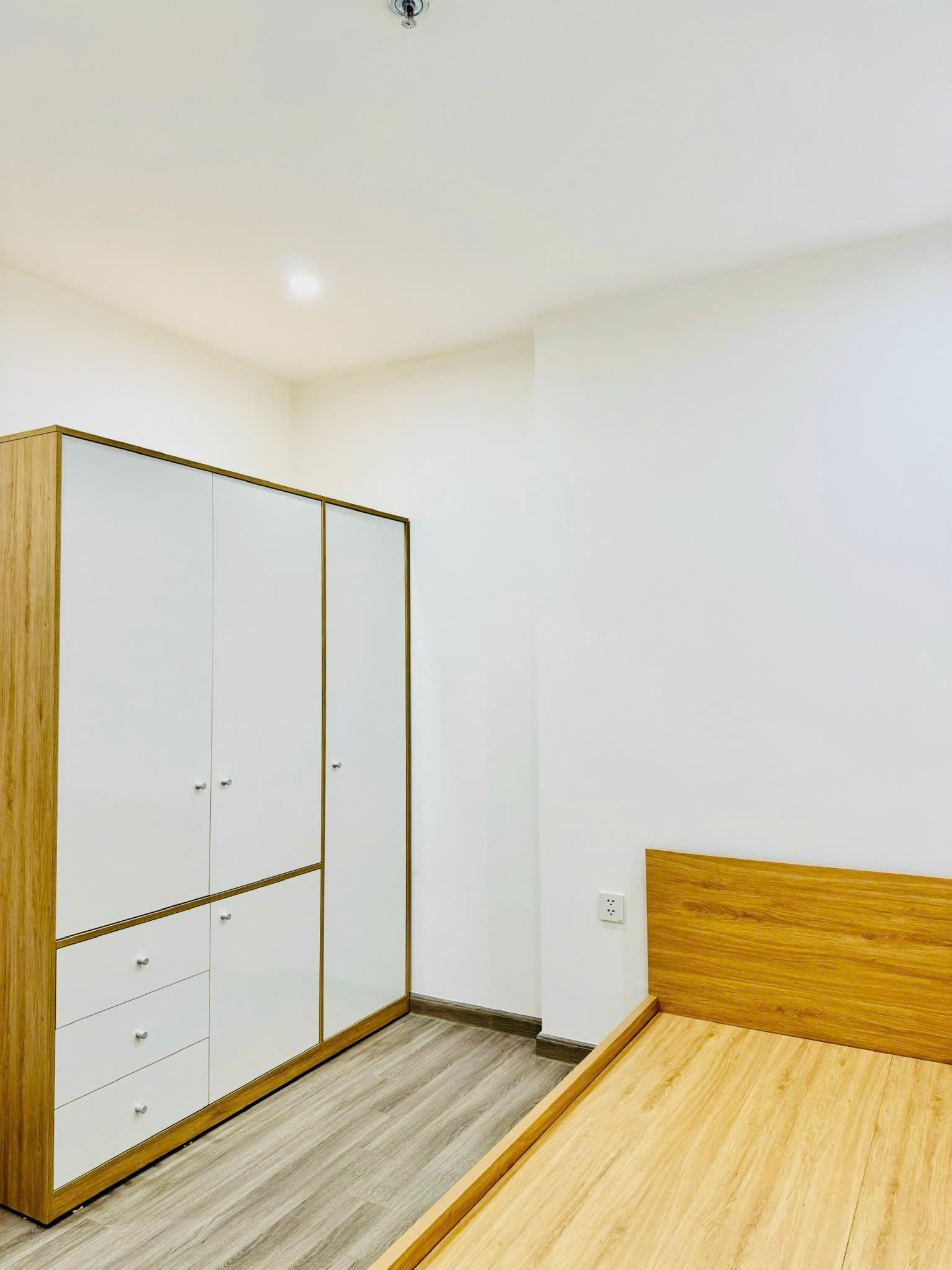 BÁN & CHO THUÊ CĂN HỘ 2PN2WC TẦNG CAO | FULL NỘI THẤT | THE BEVERLY SOLARI – VINHOMES GRAND PARK