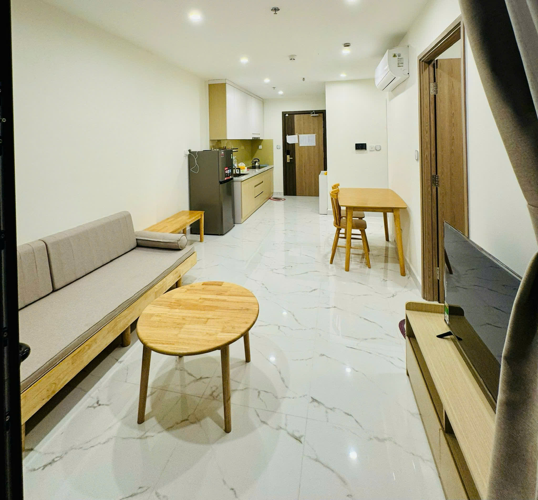 BÁN & CHO THUÊ CĂN HỘ 2PN2WC TẦNG CAO | FULL NỘI THẤT | THE BEVERLY SOLARI – VINHOMES GRAND PARK