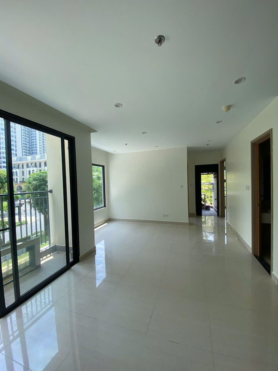 Cho Thuê Căn Hộ Vinhomes Grand Park – The Origami Tầng Thấp | View Nội Khu Xanh | Phù Hợp Spa – Văn Phòng – Kinh Doanh