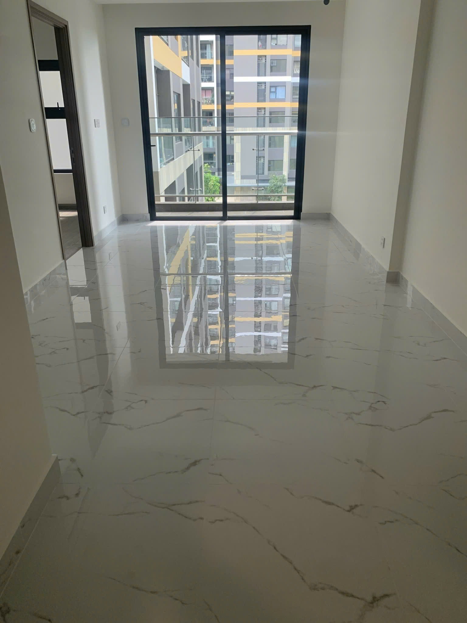 Bán Căn Hộ 2PN 2WC The Beverly Solari – Vinhomes Grand Park View Nội Khu | Tầng Thấp | Nhà Trống Hoàn Thiện Từ Chủ Đầu Tư - ảnh 2