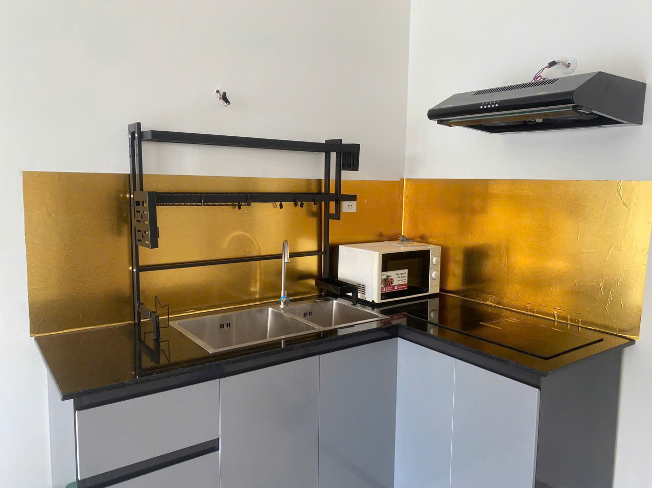 Cho Thuê Căn Hộ 1PN+ The Beverly Solari – Vinhomes Grand Park Nội Thất Bếp & Rèm | Giá Tốt | Vào Ở Ngay