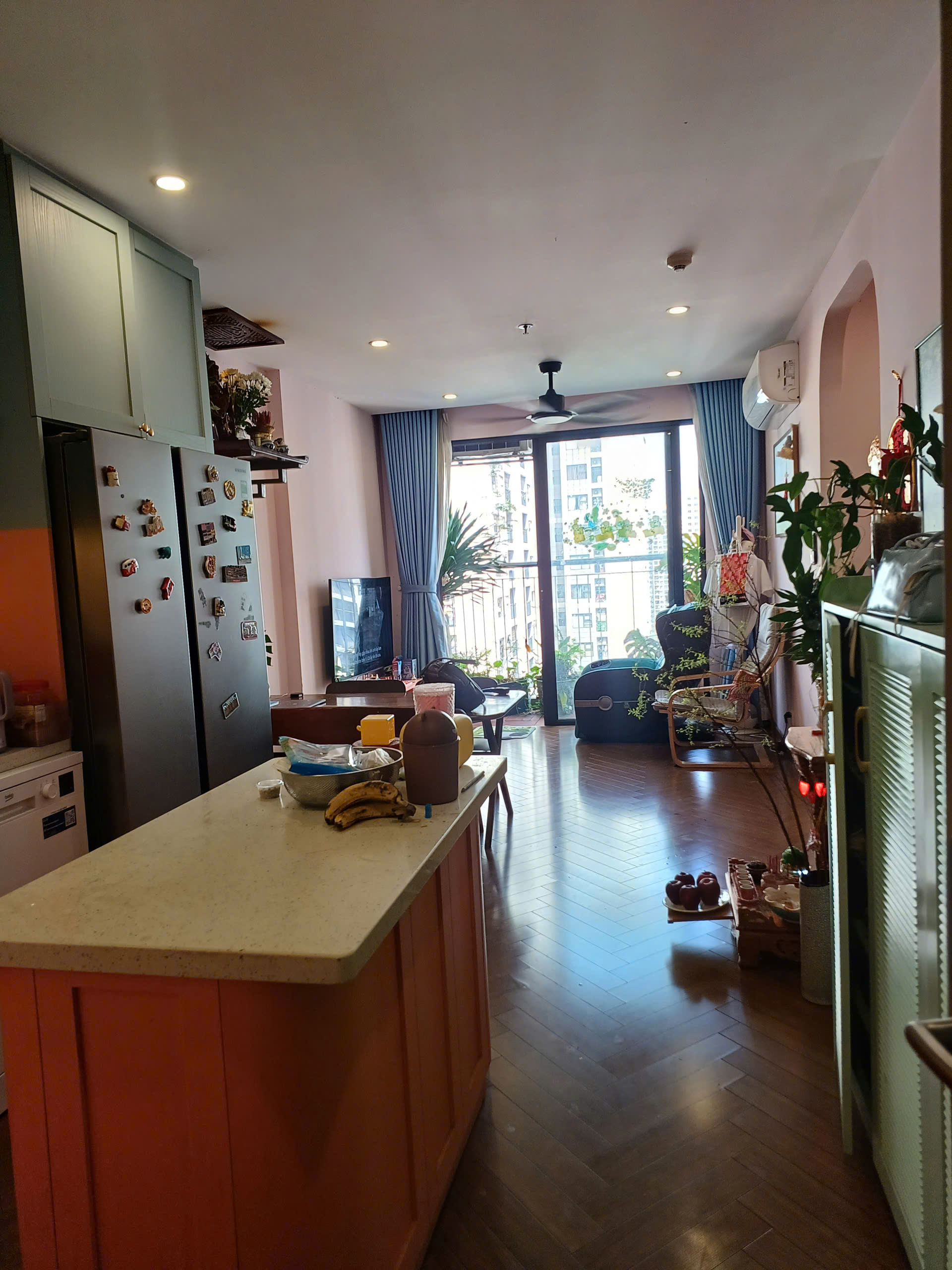 Bán căn hộ Vinhomes Grand Park 3PN – The Rainbow – Full nội thất – View nội khu hồ bơi