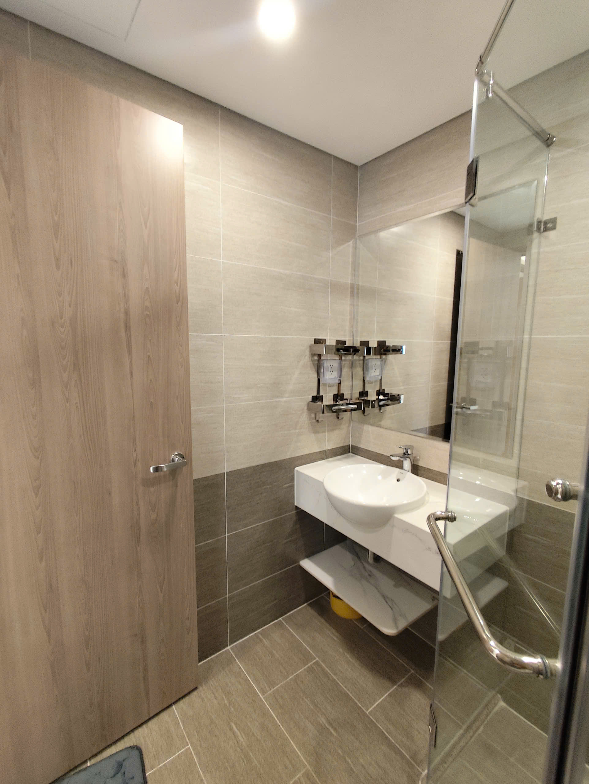 Cho thuê căn hộ 2PN 2WC The Beverly Solari Vinhomes Grand Park – Tầng cao view hồ bơi, full nội thất - ảnh 3