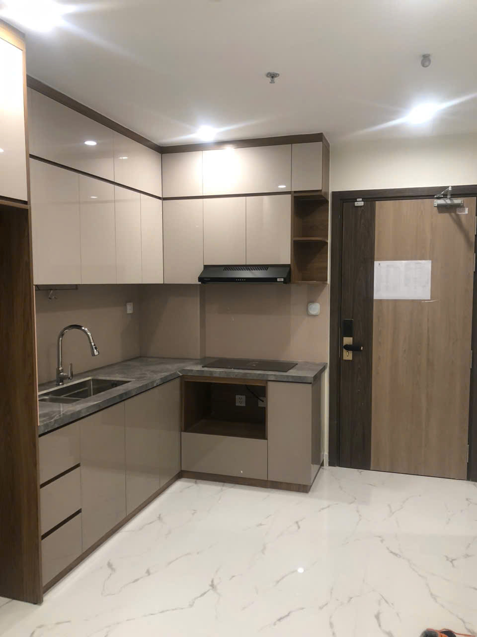 Cho Thuê Căn Hộ 2PN2WC Tòa BS10 The Beverly Solari – Bếp Rèm – Giá 8 Triệu/Tháng