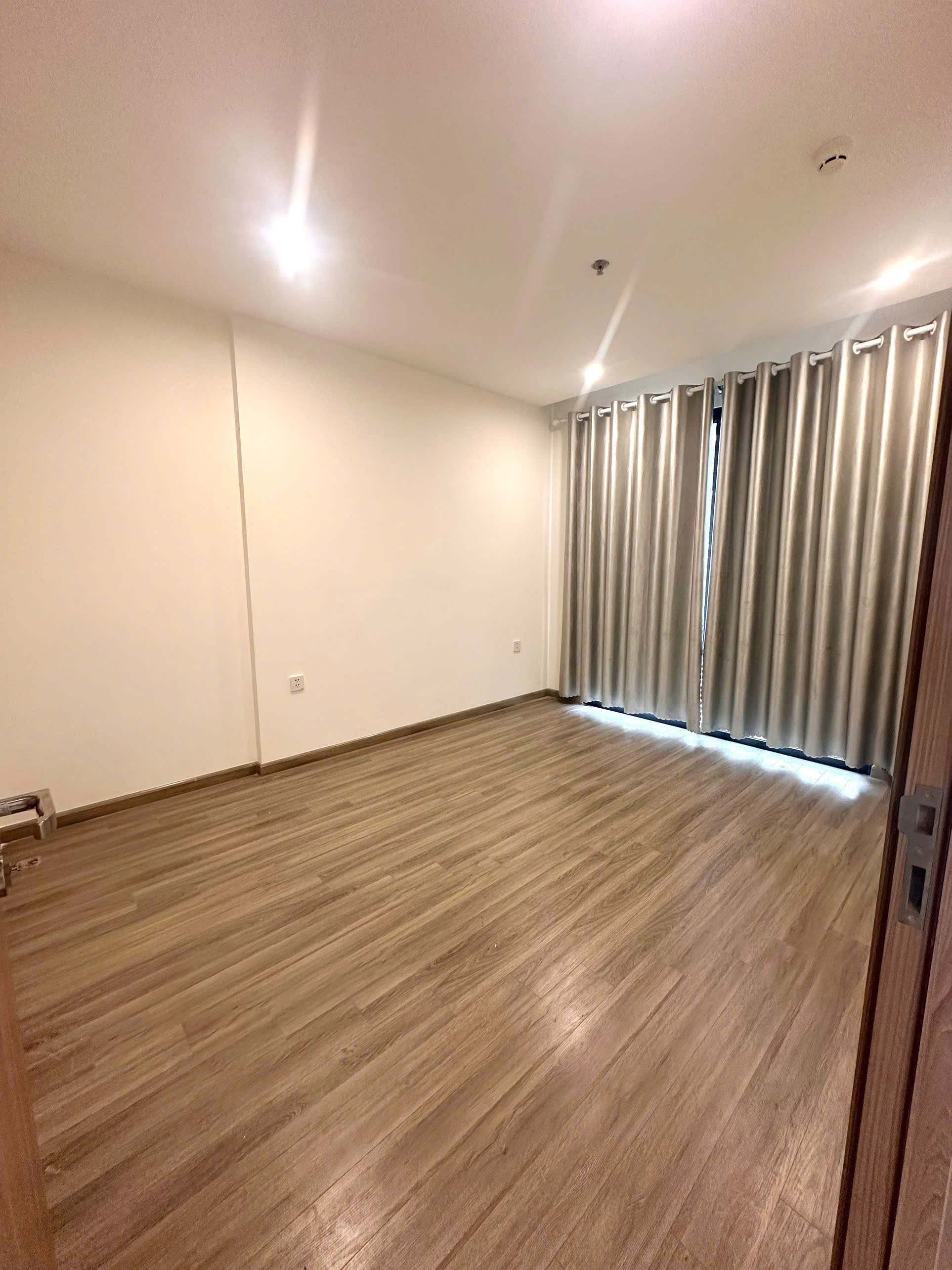 Bán căn hộ 2PN 2WC The Beverly Solari Vinhomes Grand Park – Tầng cao, nhà mới CĐT bàn giao