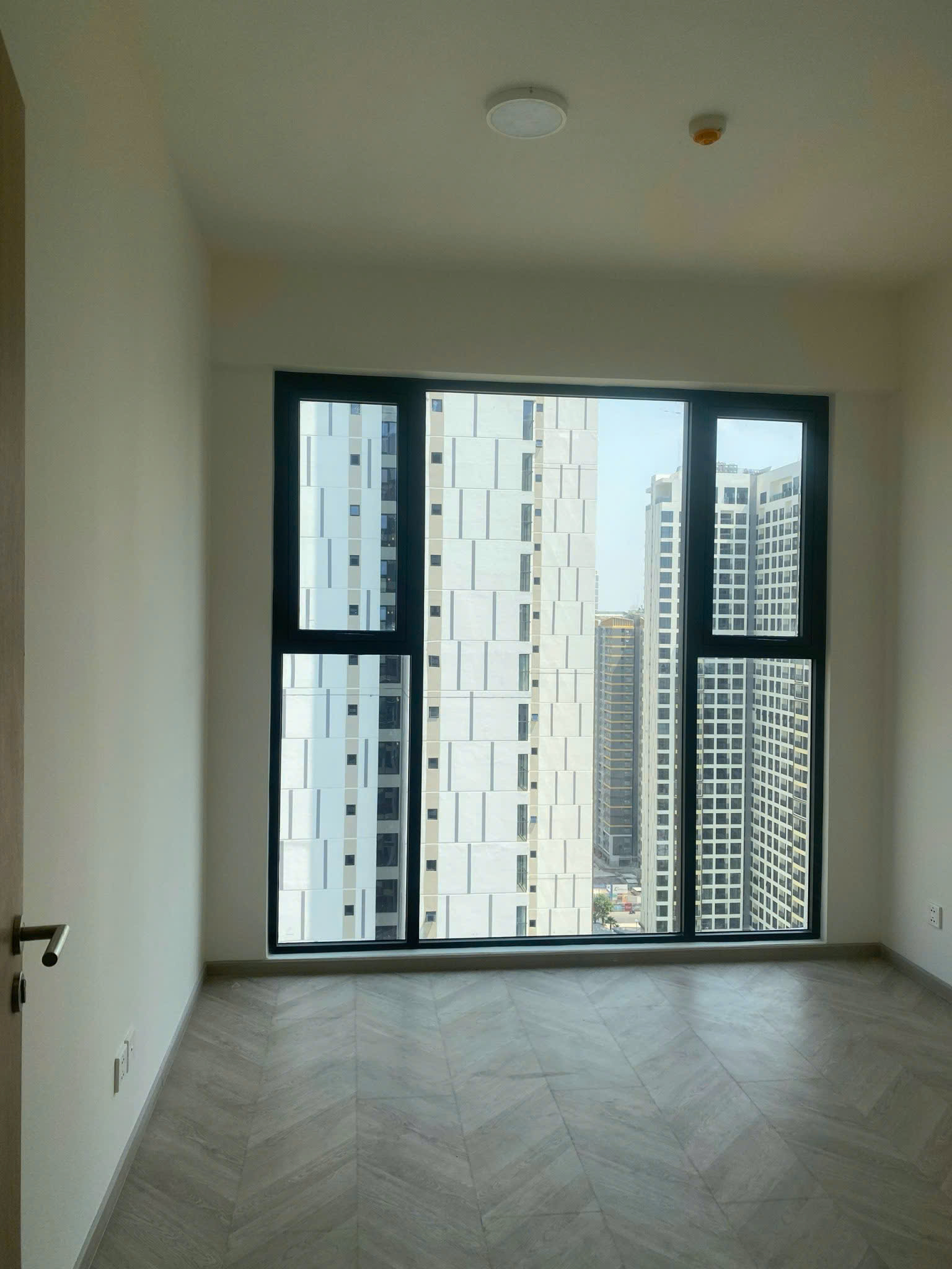 CĂN GÓC 2PN DIỆN TÍCH LỚN – VIEW ĐẸP – SỔ SẴN