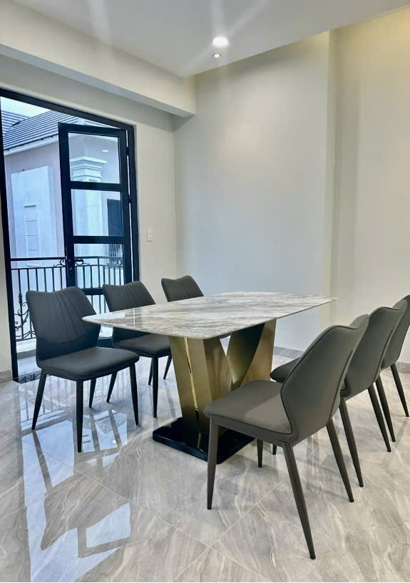 CHO THUÊ BOUTIQUE VILLA THE MANHATTAN GLORY – VINHOMES GRAND PARK | 213M² | GIÁ TỐT 40 TRIỆU/THÁNG