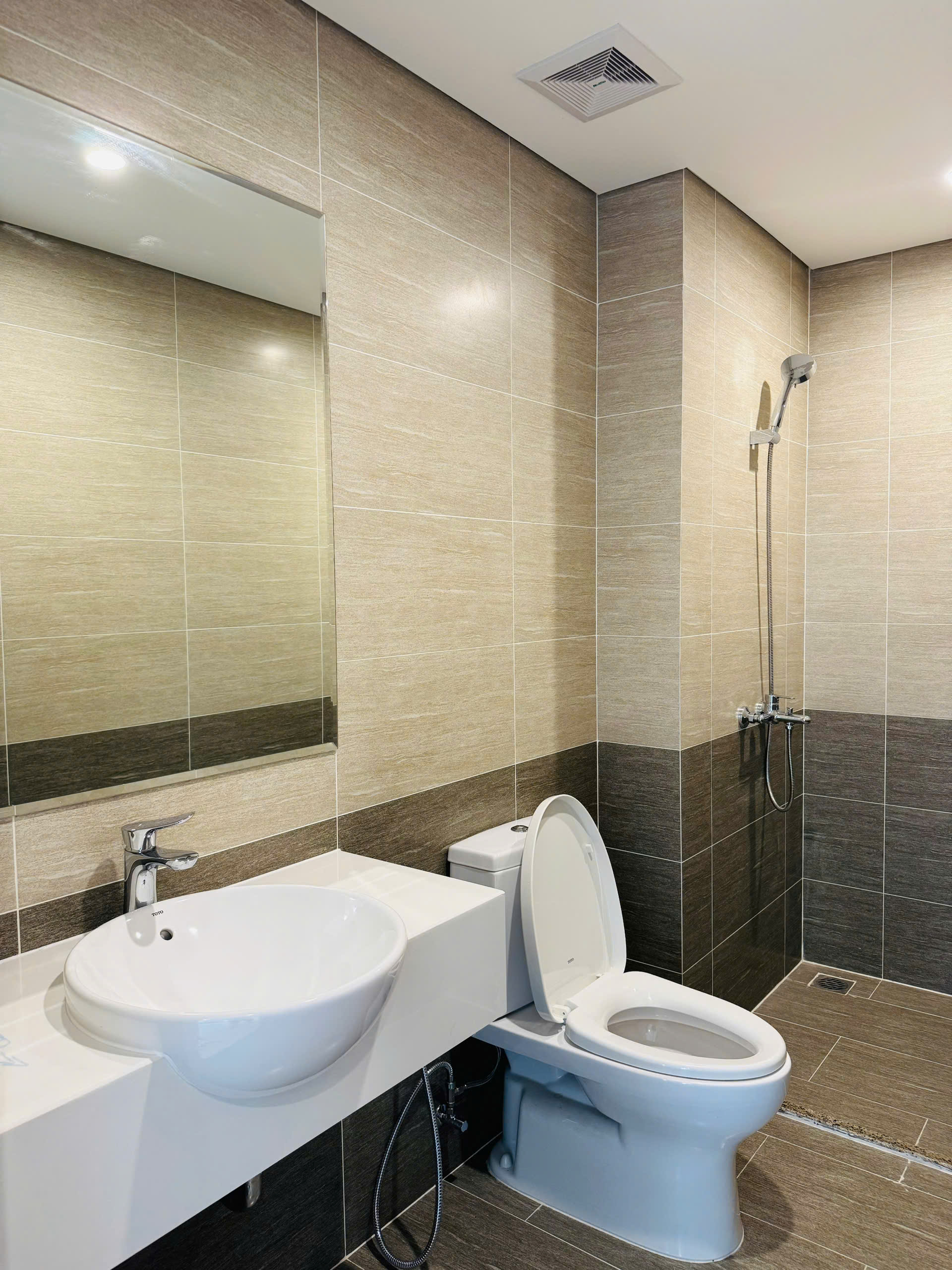 Cho Thuê Gấp Căn Hộ 2PN+ The Beverly Solari Vinhomes Grand Park- Full nội thất cao cấp - View Ngoại khu cây xanh - ảnh 6