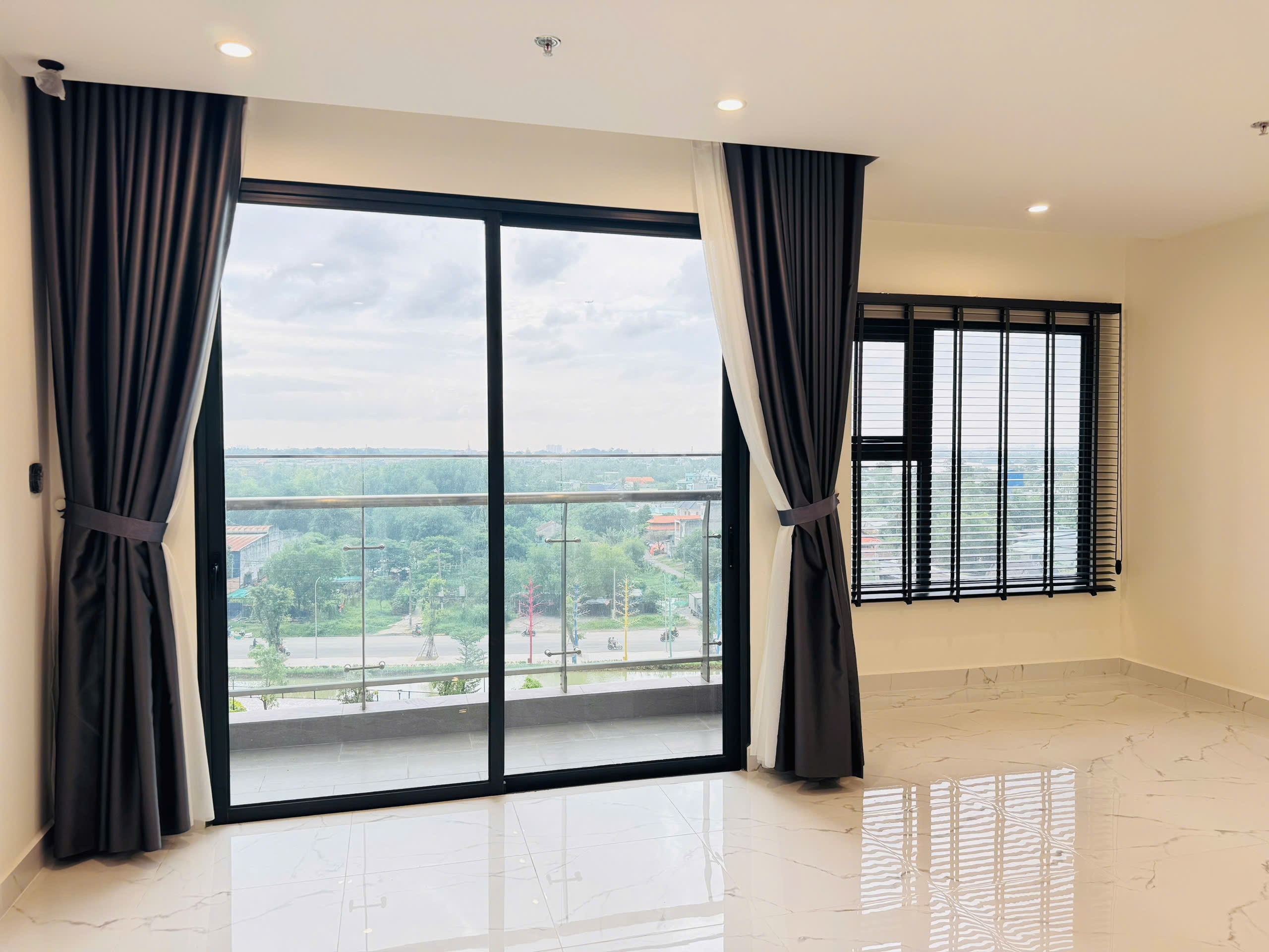Cho Thuê Gấp Căn Hộ 2PN+ The Beverly Solari Vinhomes Grand Park- Full nội thất cao cấp - View Ngoại khu cây xanh - ảnh 8