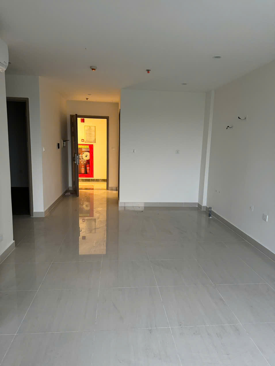 Cho thuê căn hộ Vinhomes Grand Park 2PN 1WC – The Rainbow – Hoàn thiện cơ bản – View ngoại khu xanh thoáng