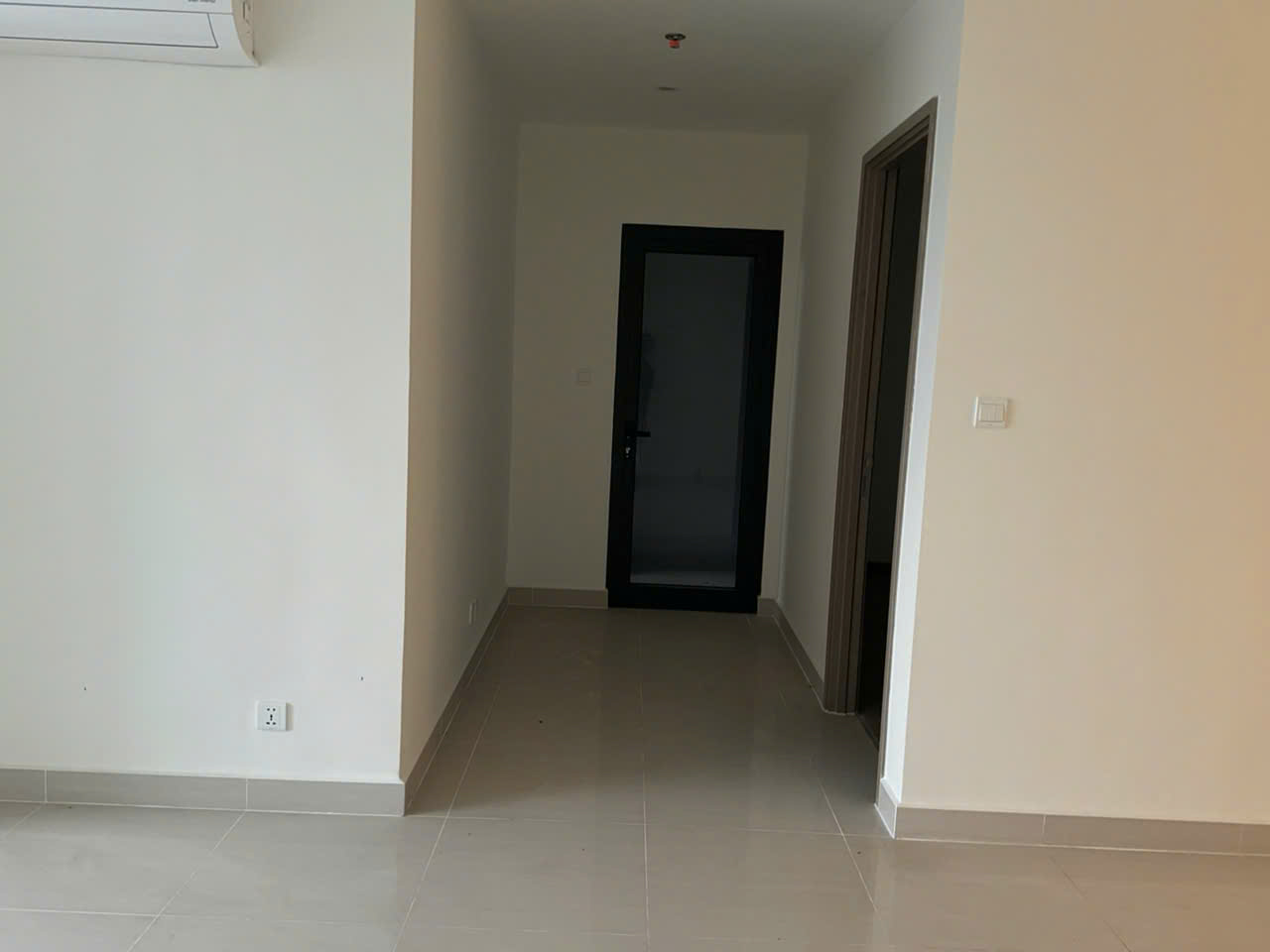 Cho thuê căn hộ Vinhomes Grand Park 2PN 1WC – The Rainbow – Hoàn thiện cơ bản – View ngoại khu xanh thoáng