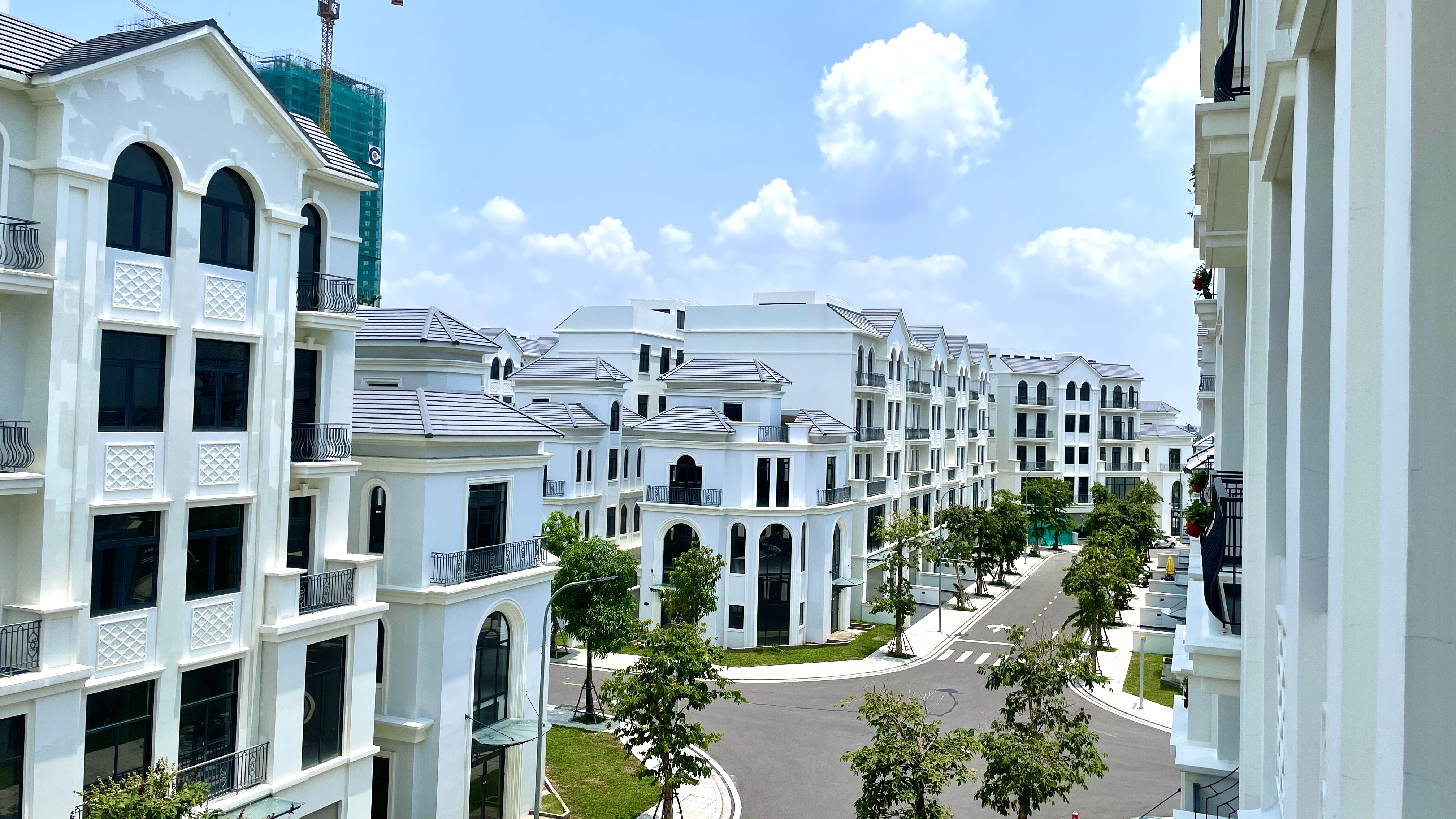 Bán nhà phố 650m2 sử dụng đối diện công viên biển hồ 36ha tại Vinhomes Grand Park