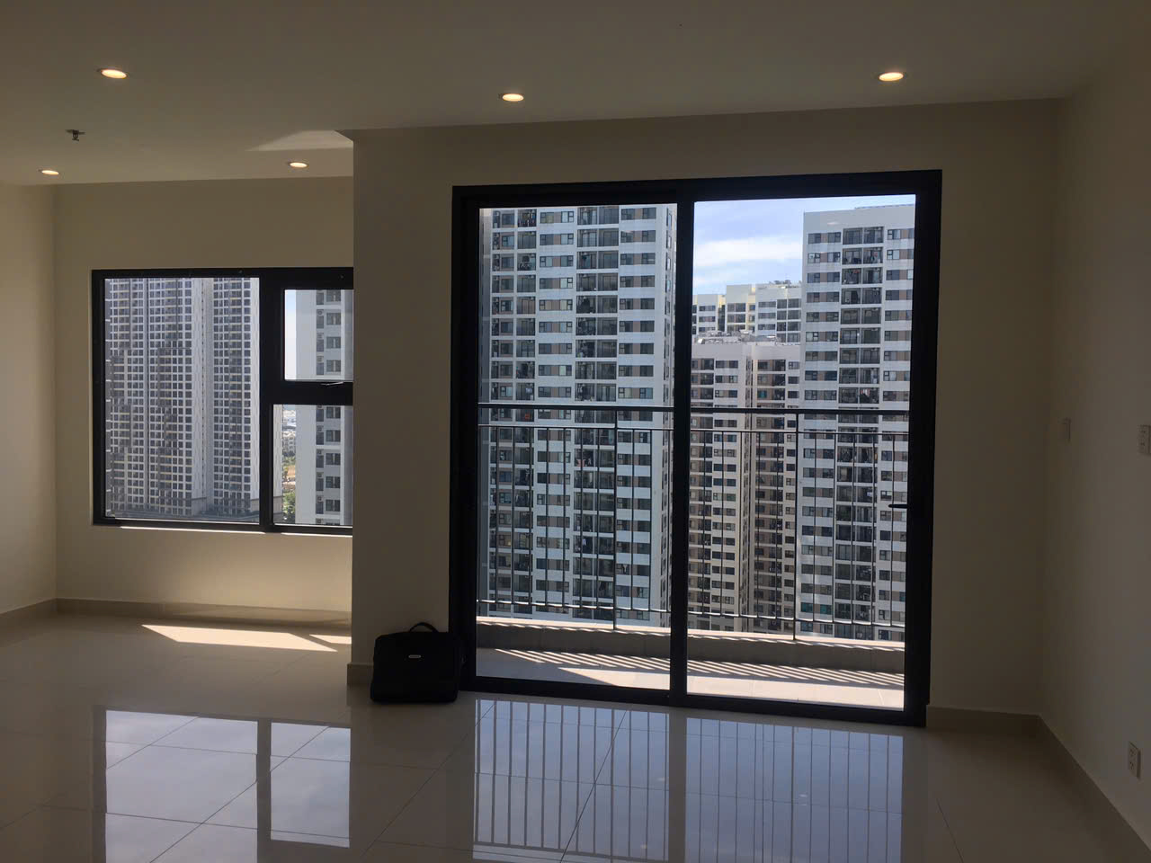 Bán Căn Hộ 2PN+ The Origami – Vinhomes Grand Park View Nội Khu Công Viên & Hồ Bơi | Tầng Trung 