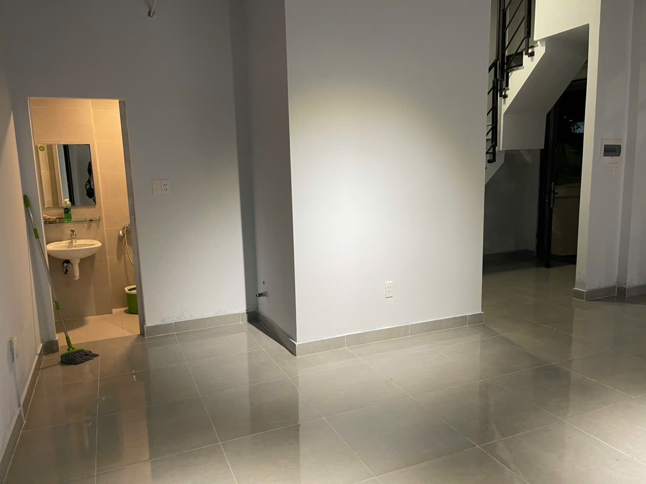 Bán nhà phố 5 tầng The Manhattan giá chỉ 17.5 tỷ All in tại Vinhomes Grand Park. Liên hệ 0828030977 Thiện - ảnh 5