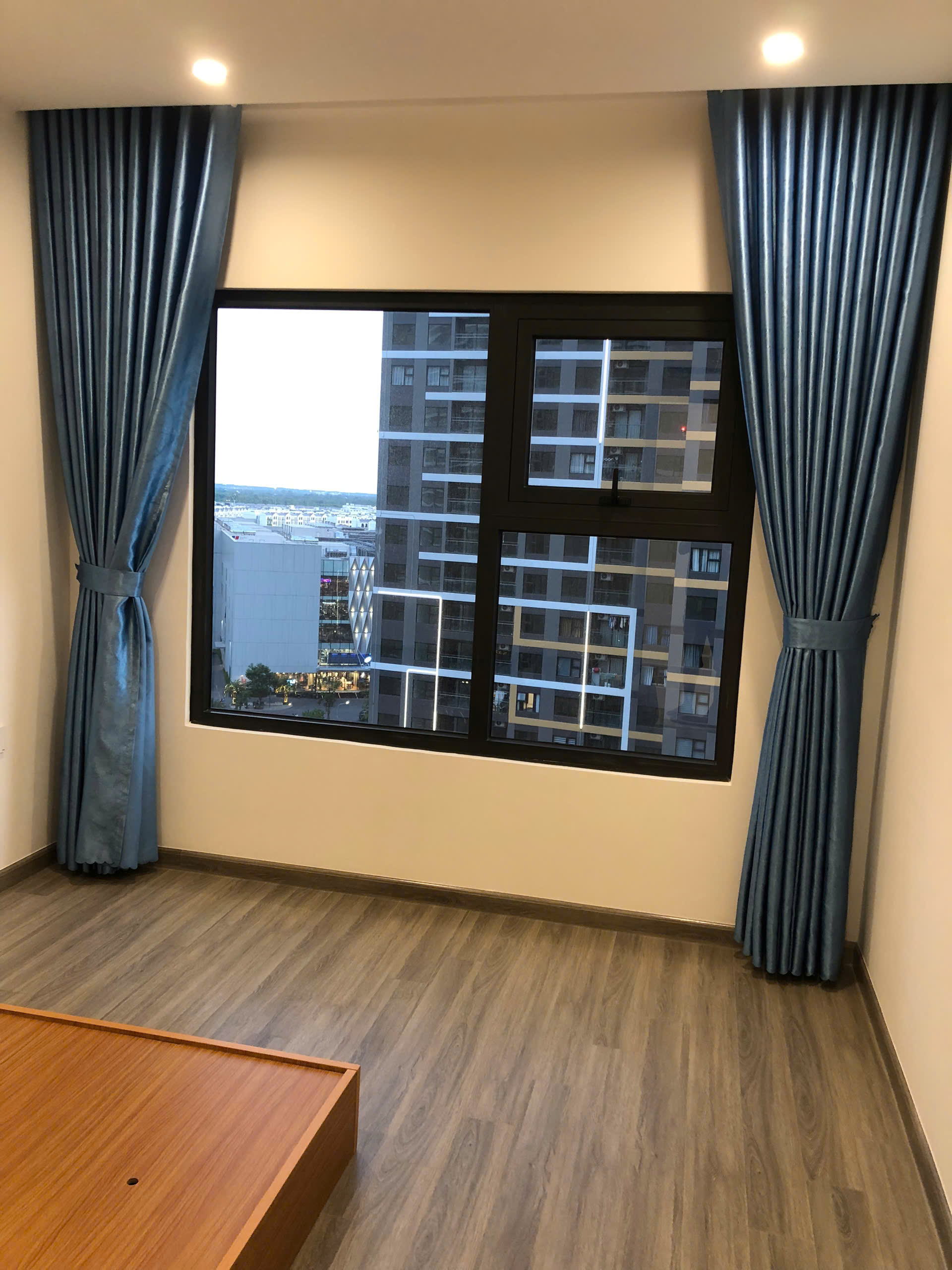 Cho Thuê Căn Hộ 1PN+ Nội Thất Gỗ Tại The Beverly Solari – Vinhomes Grand Park