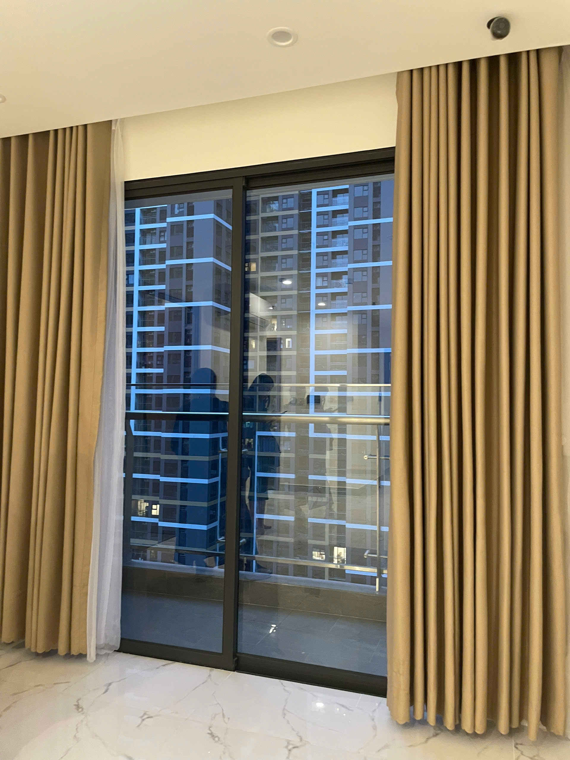 Bán Căn Hộ 2PN The Beverly Solari Vinhomes Grand Park - View Trực Diện Hồ Bơi Resort, Bếp Rèm Cao Cấp, Giá Tốt