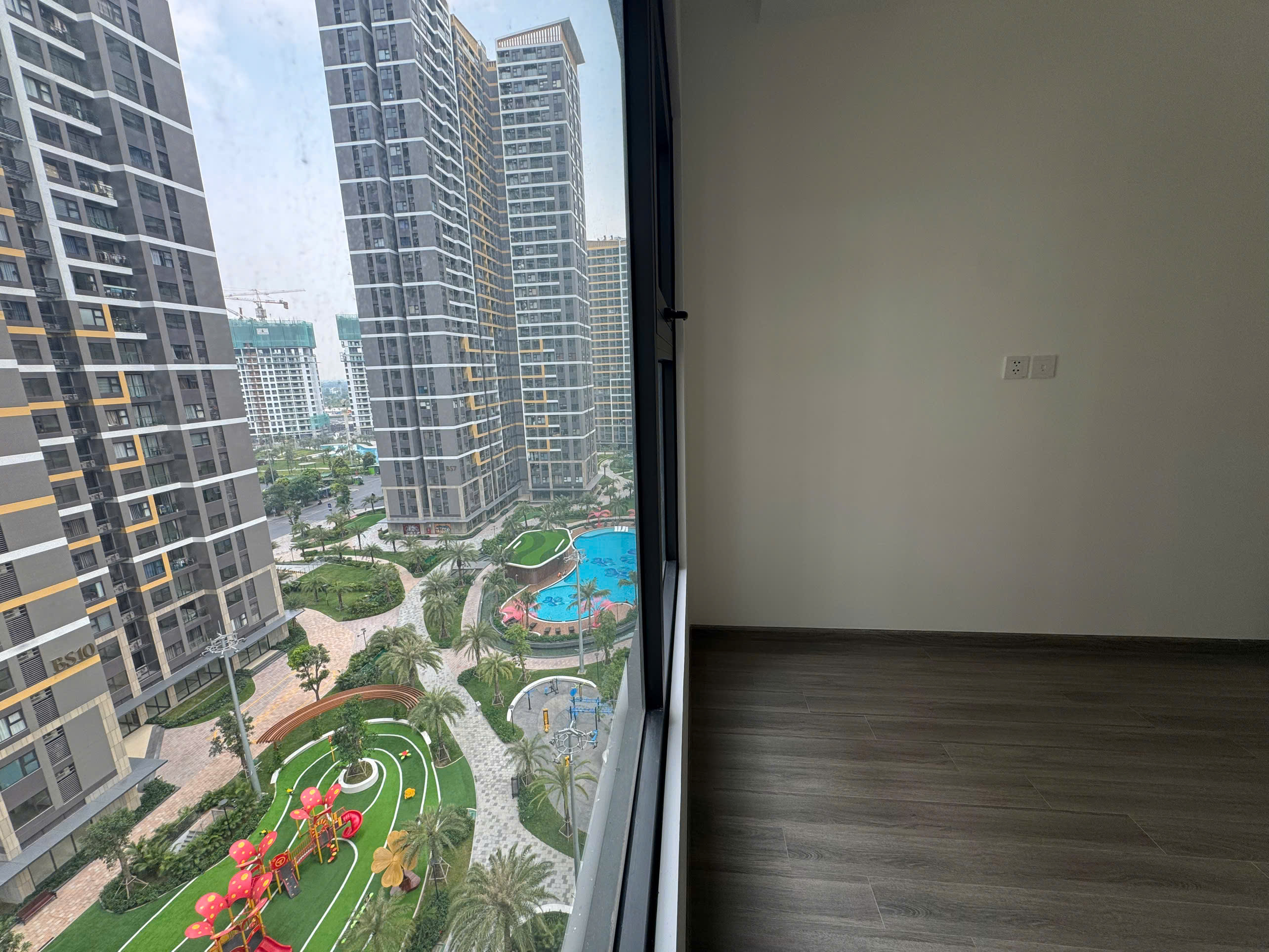 BÁN CĂN HỘ 1PN+ – VIEW NỘI KHU CÔNG VIÊN HỒ BƠI | TẦNG TRUNG | THE BEVERLY SOLARI – VINHOMES GRAND PARK