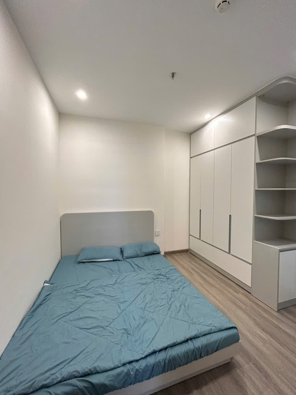 Cho Thuê Gấp Căn Hộ 2PN The Beverly Solari Vinhomes Grand Park- Full Nội Thất , View Nội Khu Mát Mẻ, Giá Chỉ 9 Triệu - ảnh 2