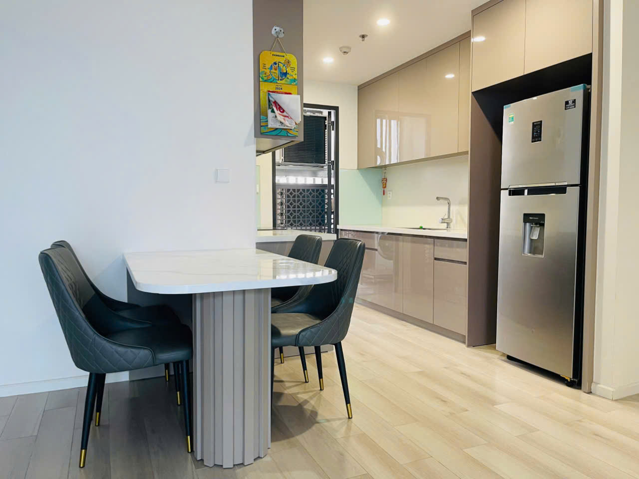 Bán & cho thuê căn hộ 2PN Masteri Centre Point Vinhomes Grand Park – View nội khu hồ bơi tầng cao, full nội thất