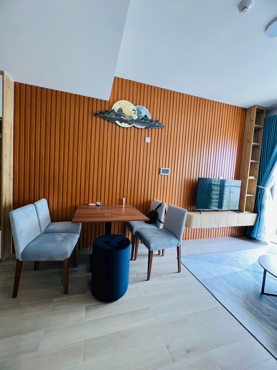 BÁN CĂN HỘ LUMIERE BOULEVARD VINHOMES GRAND PARK - Tầng cao – View biệt thự Manhattan – Full nội thất cao cấp – 2PN2WC