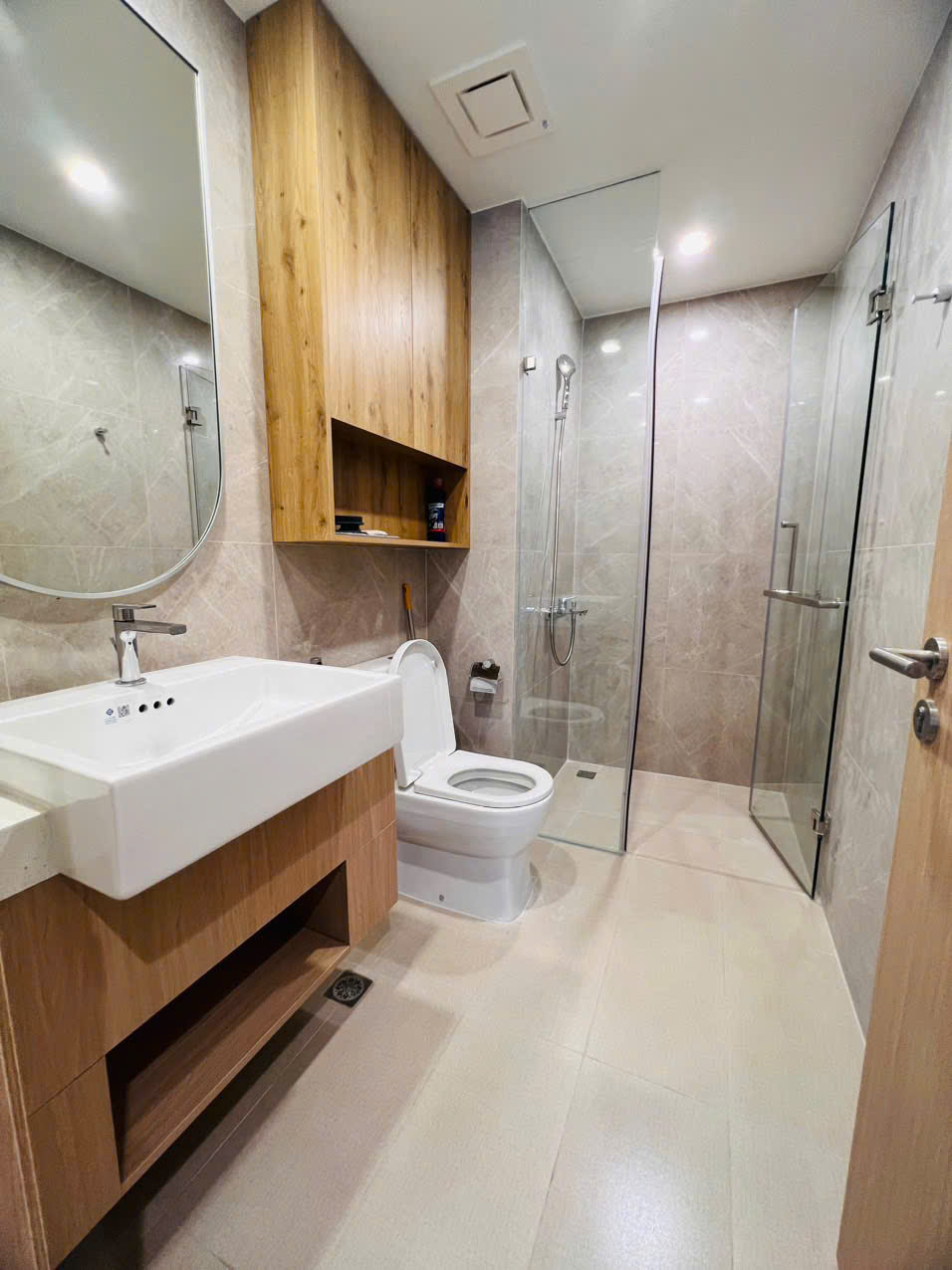 BÁN CĂN HỘ LUMIERE BOULEVARD VINHOMES GRAND PARK - Tầng cao – View biệt thự Manhattan – Full nội thất cao cấp – 2PN2WC