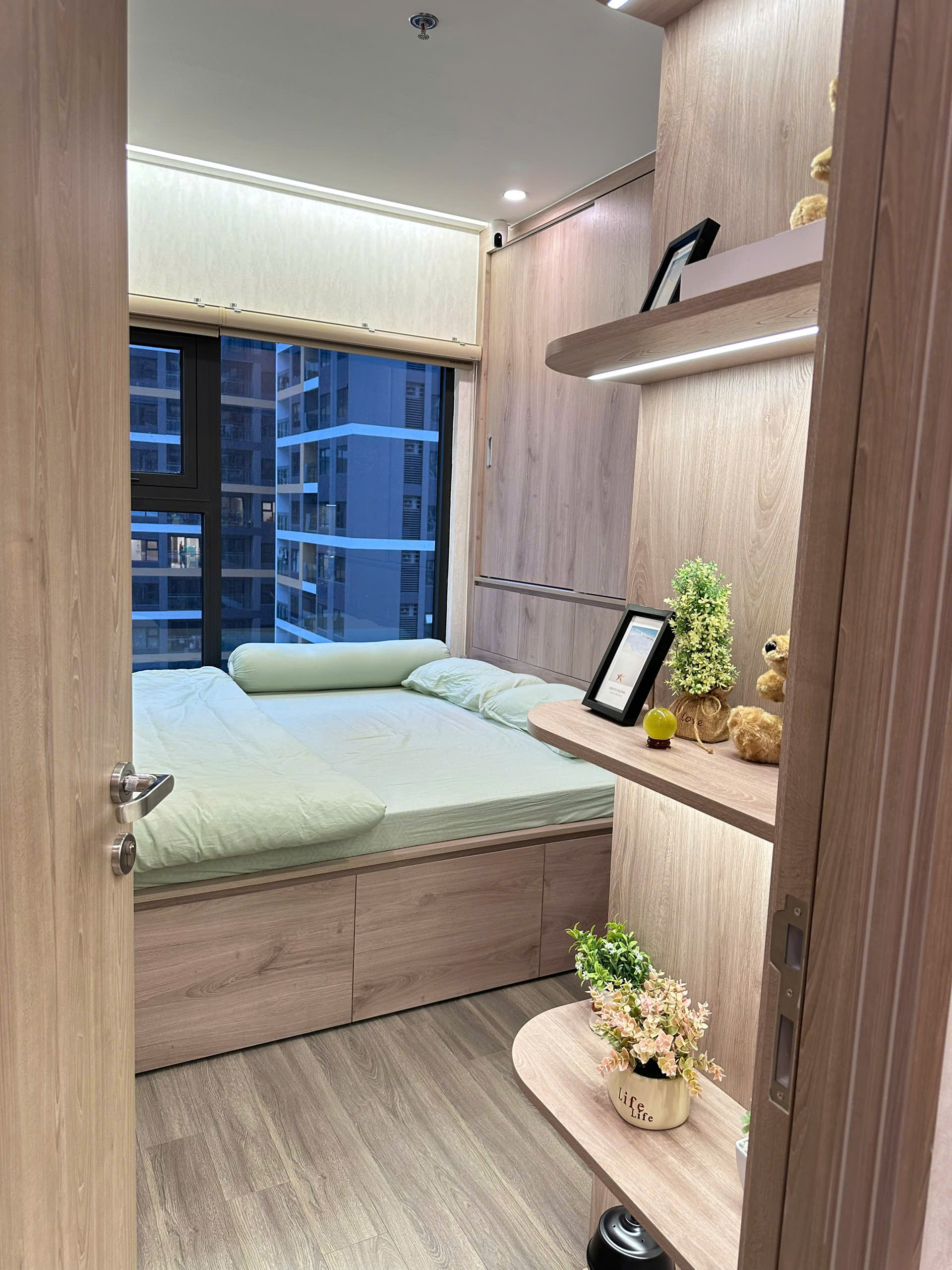 CHO THUÊ CĂN HỘ 1PN+ THE BEVERLY SOLARI VINHOMES GRAND PARK – FULL NỘI THẤT – VIEW HỒ BƠI NỘI KHU