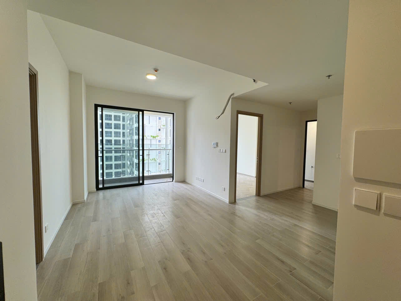 BÁN CĂN HỘ LUMIERE BOULEVARD – VINHOMES GRAND PARK  View nội khu hồ bơi | Nhà mới trống CĐT bàn giao - ảnh 7