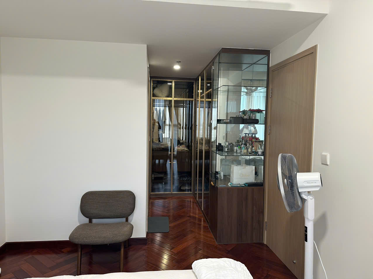 BÁN CĂN HỘ MASTERI CENTRE POINT VINHOMES GRAND PARK – FULL NỘI THẤT GỖ CAO CẤP, KHÔNG GIAN SANG TRỌNG, DỌN VÀO Ở NGAY