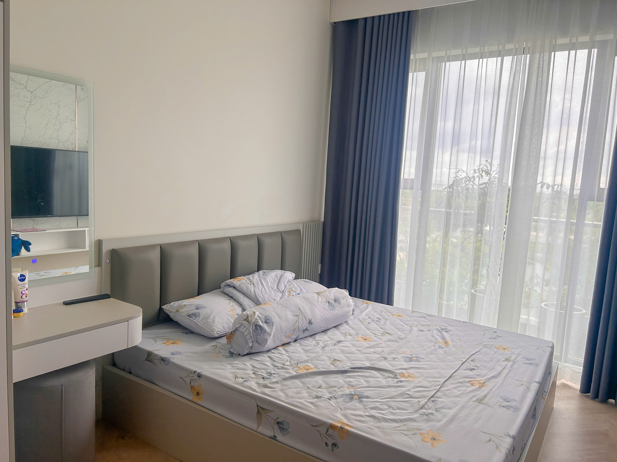 BÁN CĂN HỘ LUMIERE BOULEVARD TẦNG TRUNG – VIEW BIỆT THỰ MANHATTAN XANH MÁT – FULL NỘI THẤT