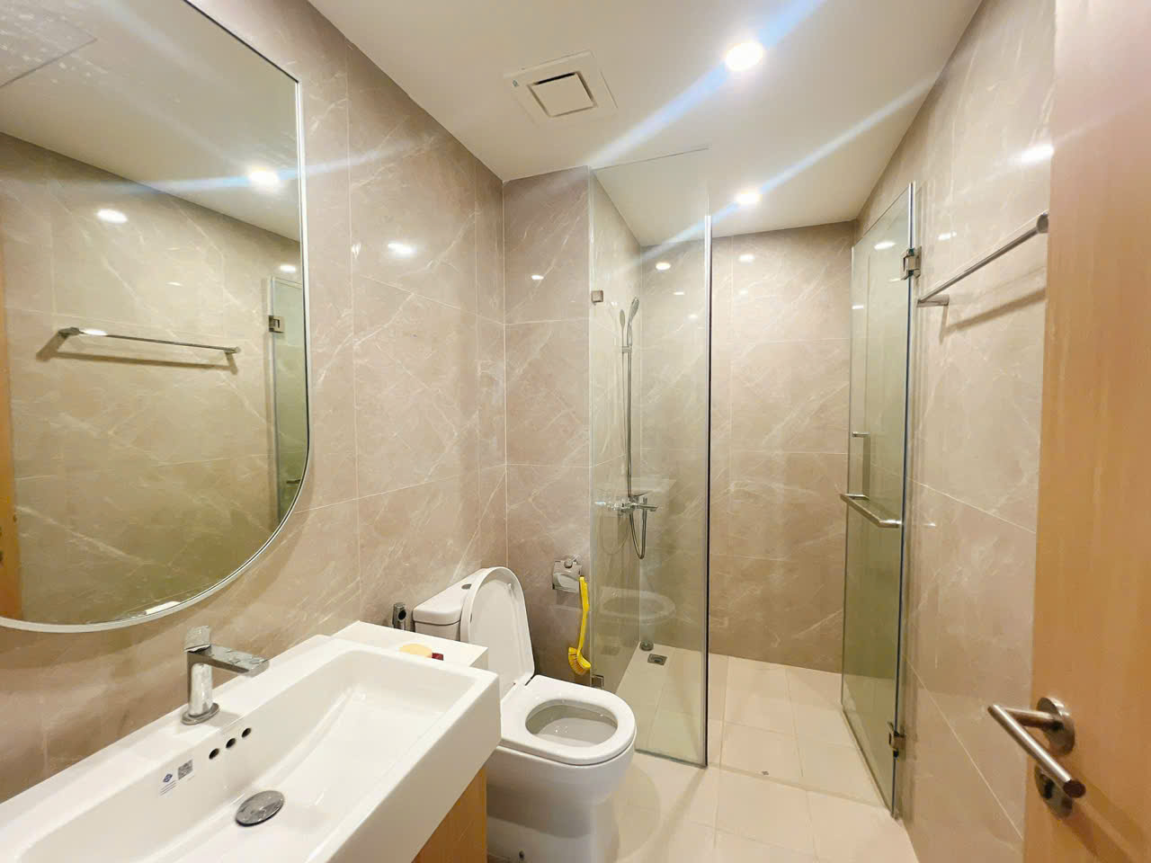 Bán căn hộ 2PN Lumiere Boulevard Tòa E1 - Diện tích 73,9 rộng rãi - Full nội thất cao cấp - 4.7 Tỷ. - ảnh 3