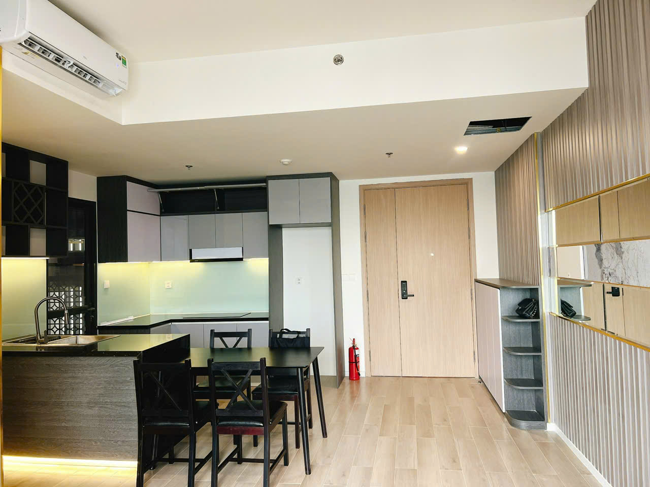 Bán căn hộ 2PN Lumiere Boulevard Tòa E1 - Diện tích 73,9 rộng rãi - Full nội thất cao cấp - 4.7 Tỷ. - ảnh 2
