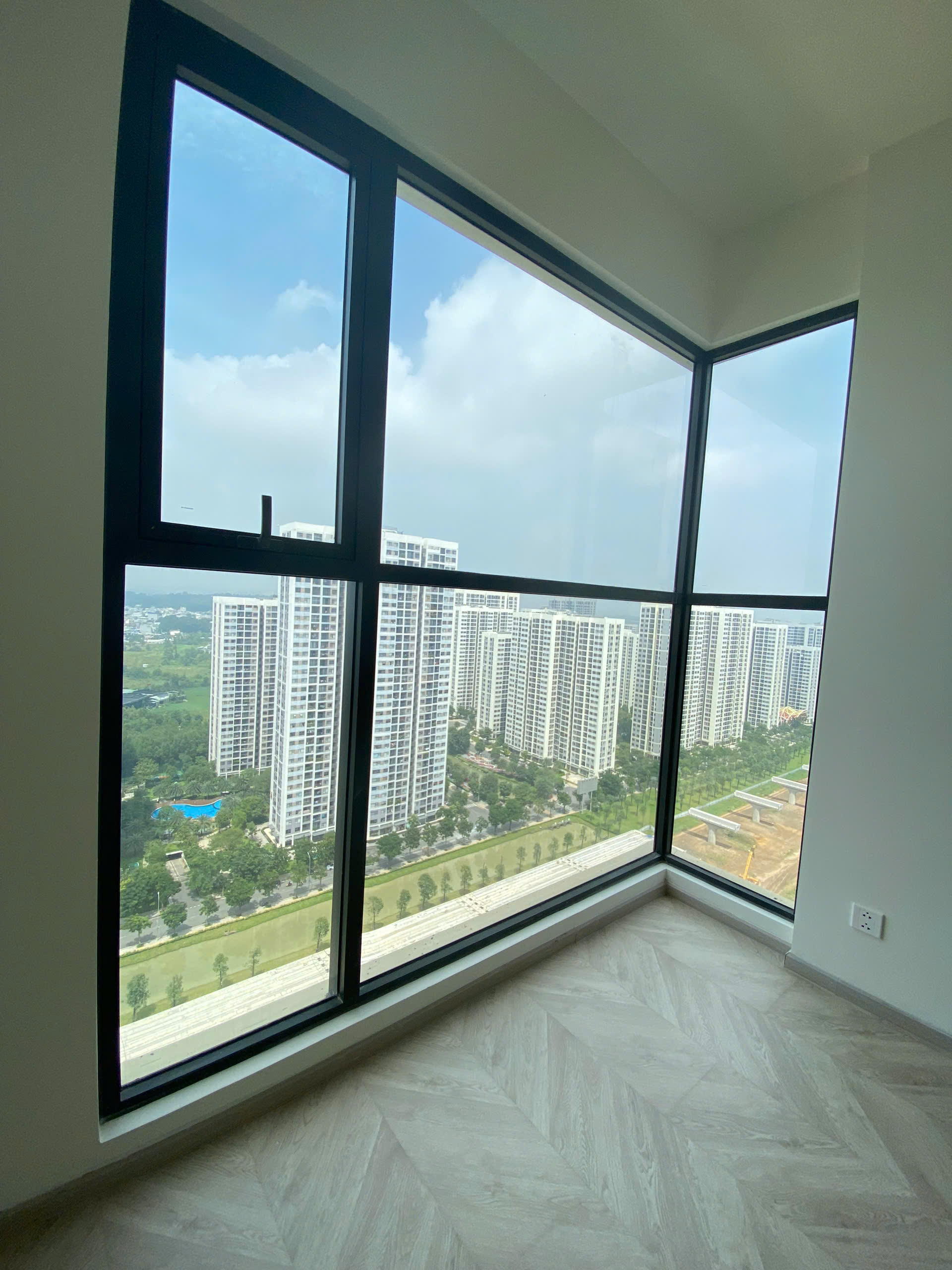 Bán căn hộ 3PN Lumiere Boulevard Tòa E1 - Diện tích 97 siêu rộng - Tự do thiết kế nội thất - Giá 6.7 Tỷ. - ảnh 3