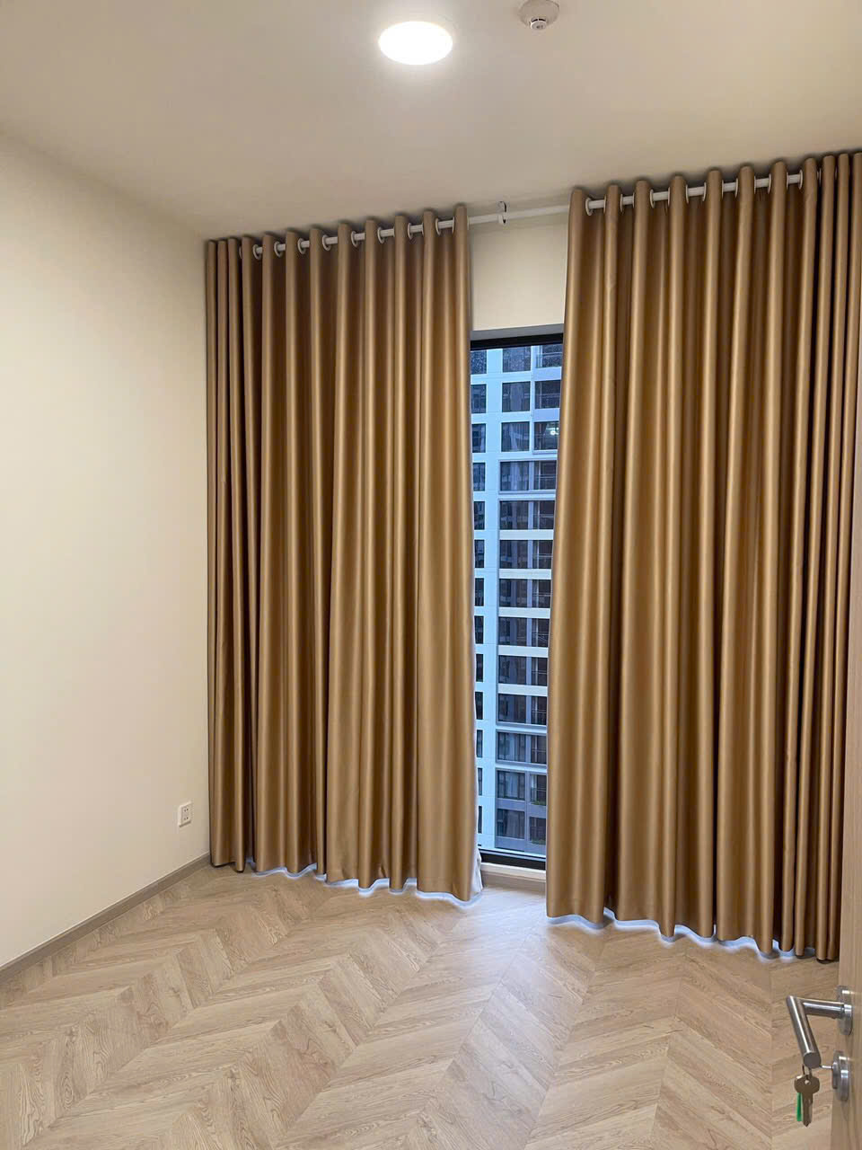 BÁN GẤP CĂN HỘ LUMIERE BOULEVARD – VINHOMES GRAND PARK  2PN2WC | CHỦ TẶNG KÈM GÓI FULL NỘI THẤT